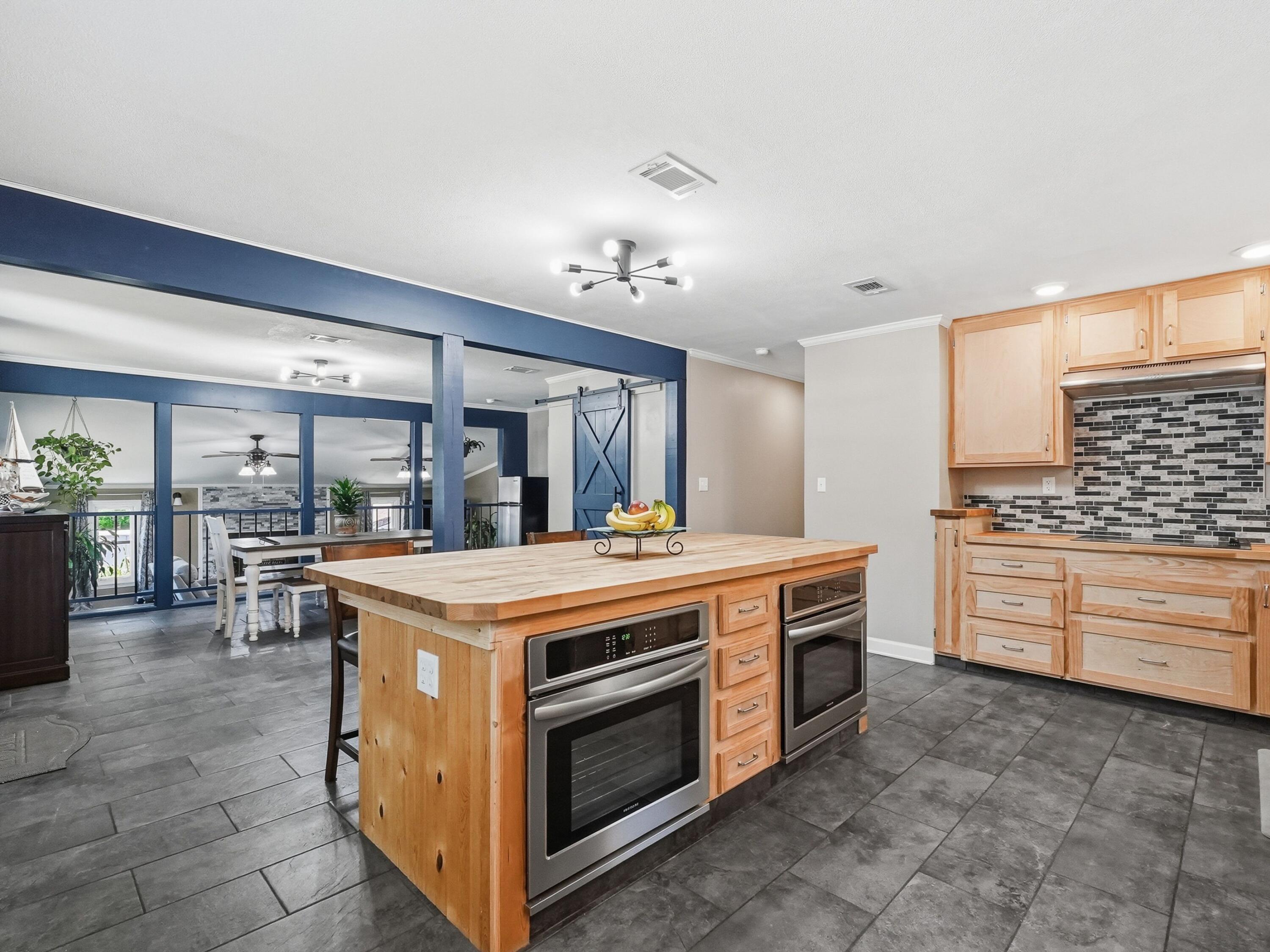 HELMS & ALLEN - Residential