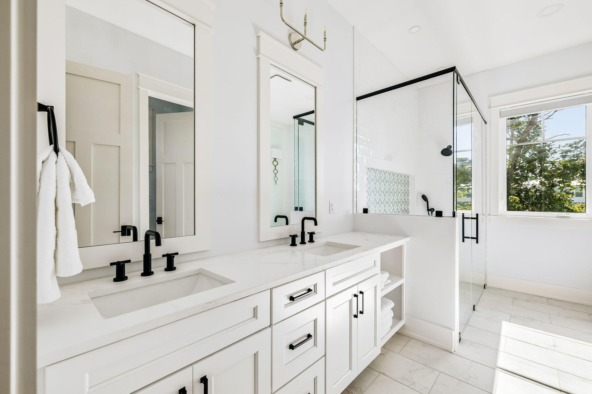 LAKESIDE AT BLUE MOUNTAIN BEACH - Residential