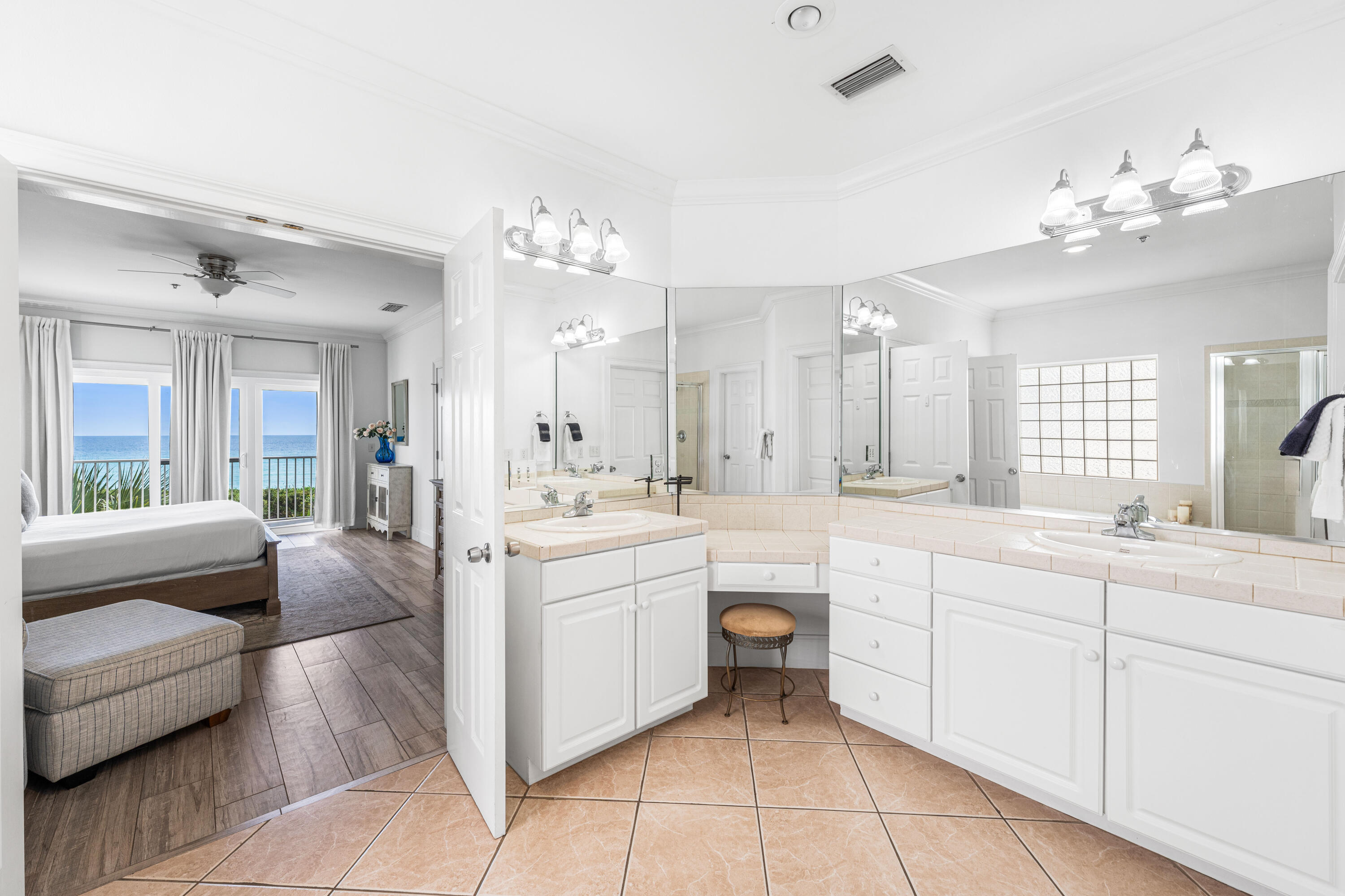 EMERALD SURF VILLAS - Residential