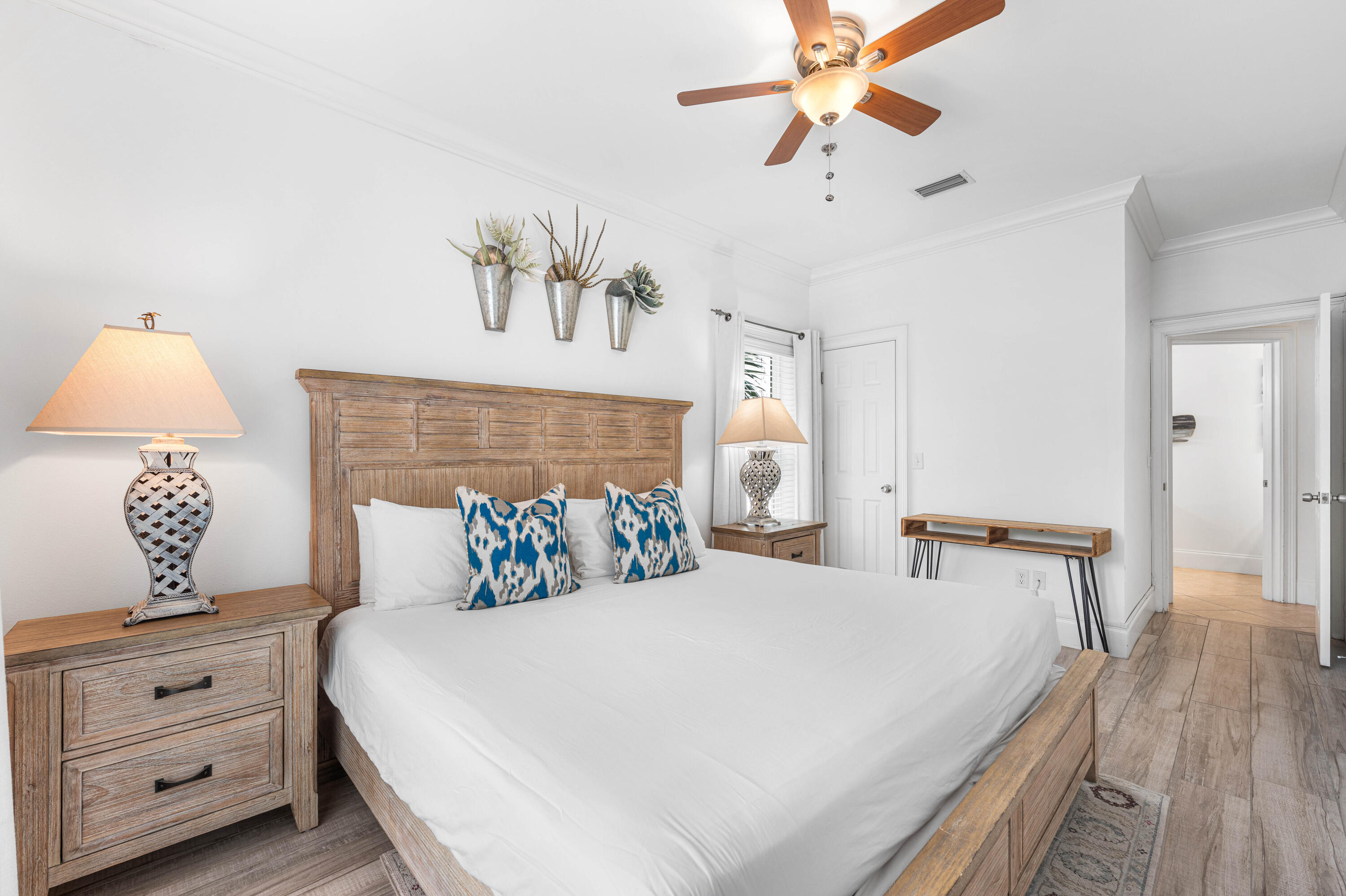 EMERALD SURF VILLAS - Residential