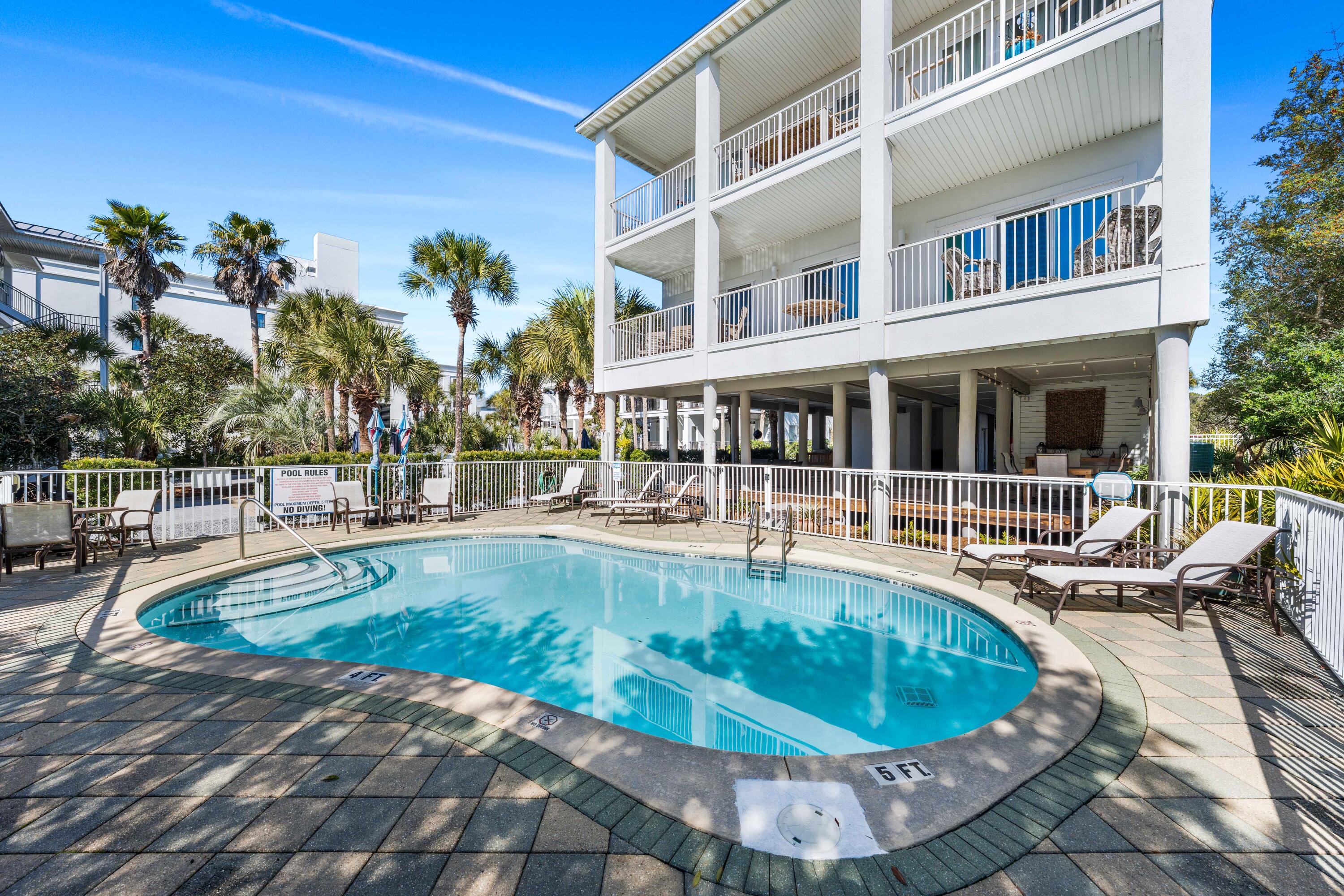 EMERALD SURF VILLAS - Residential