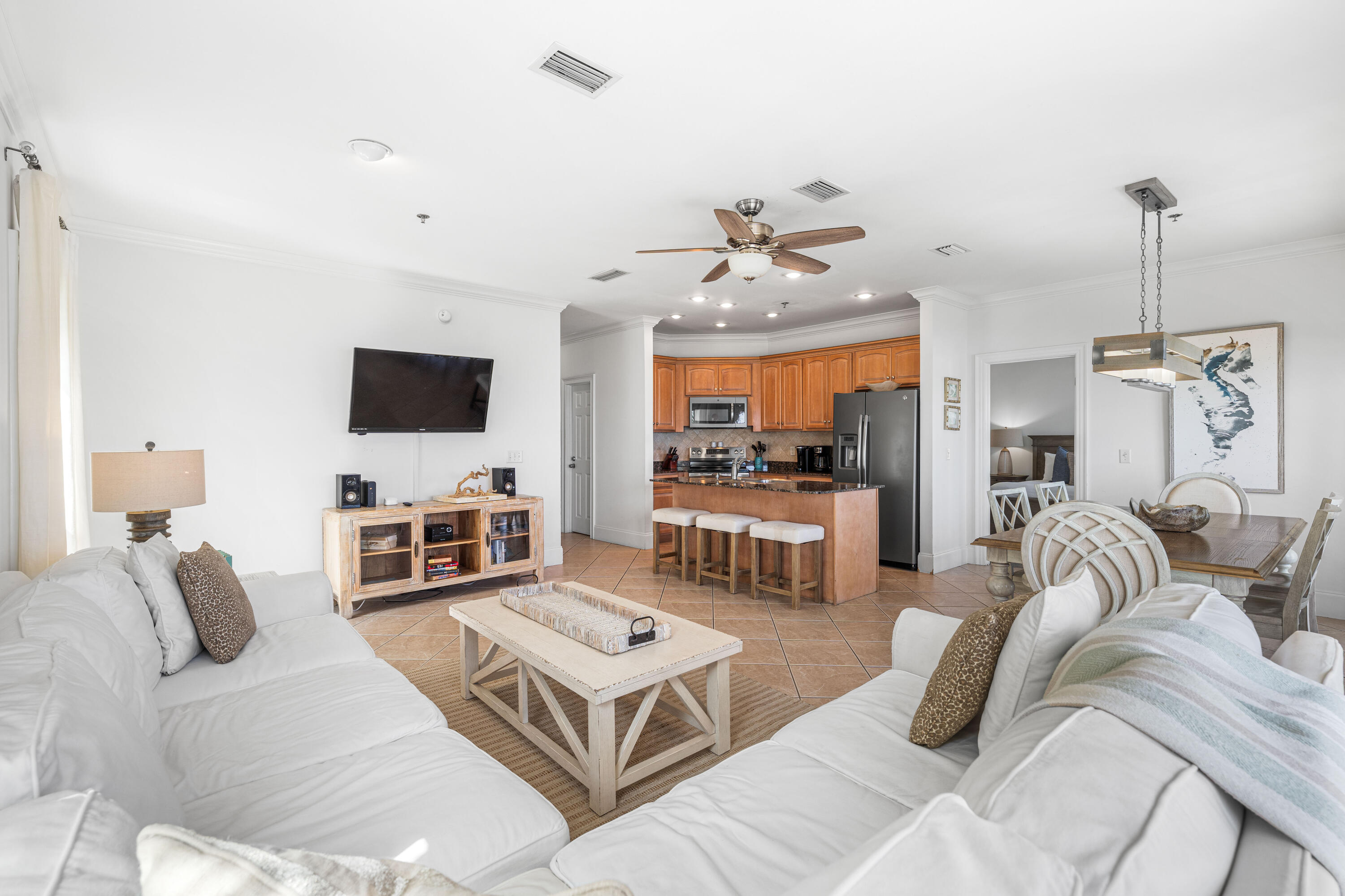 EMERALD SURF VILLAS - Residential