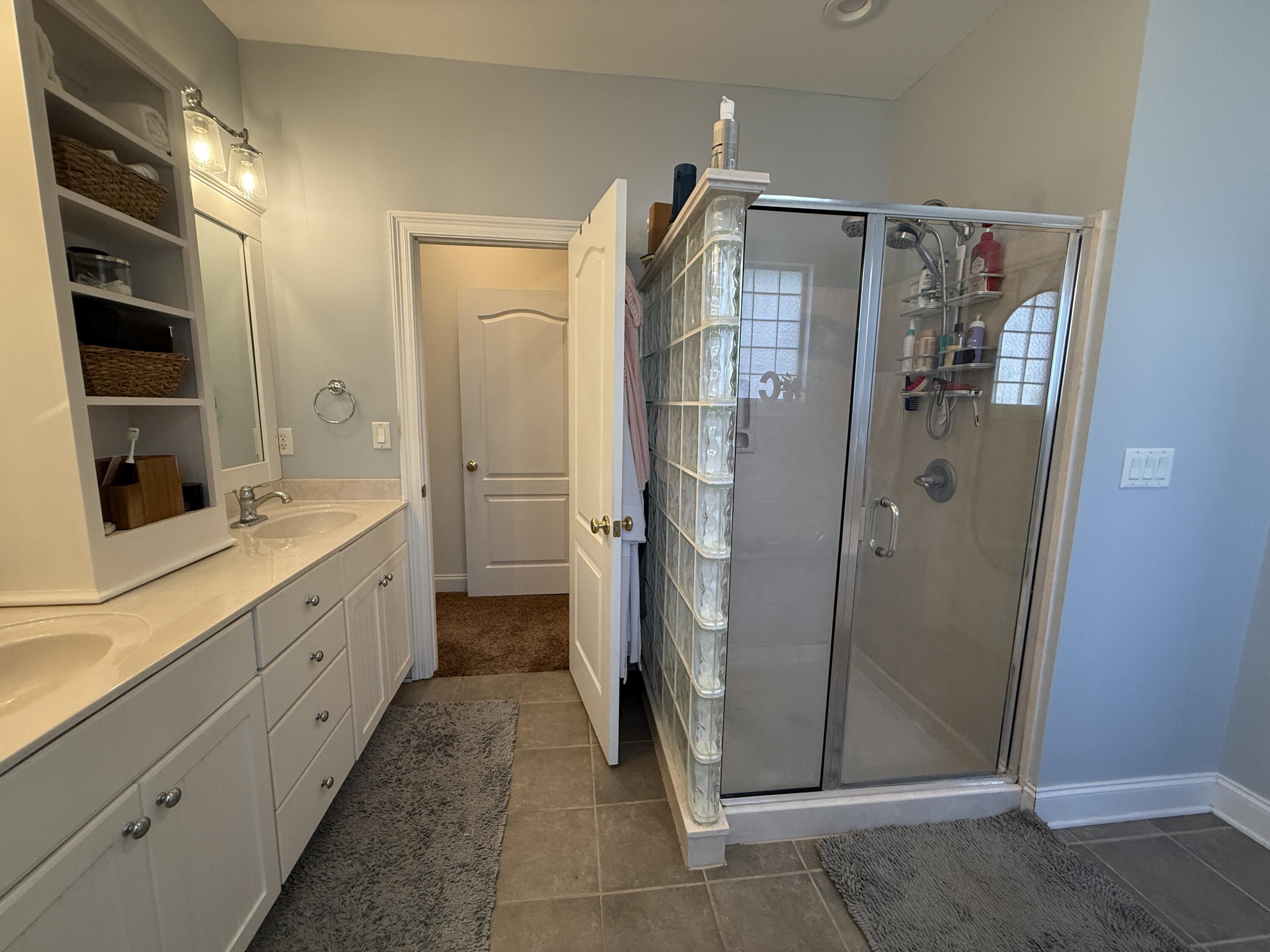 SOUTHWIND PH VI UNIT 29 - Residential Lease