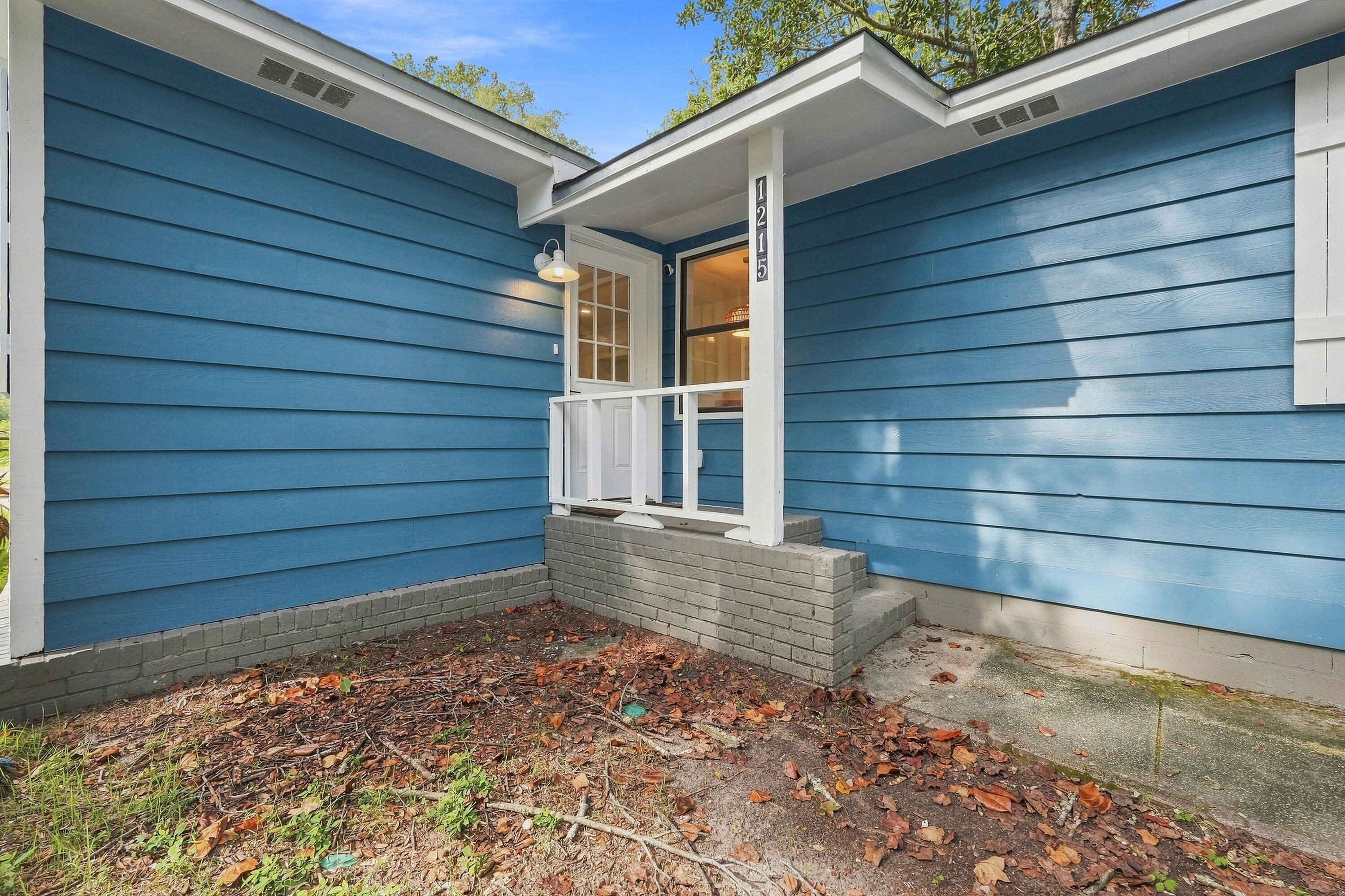 1215 S Cedar Avenue