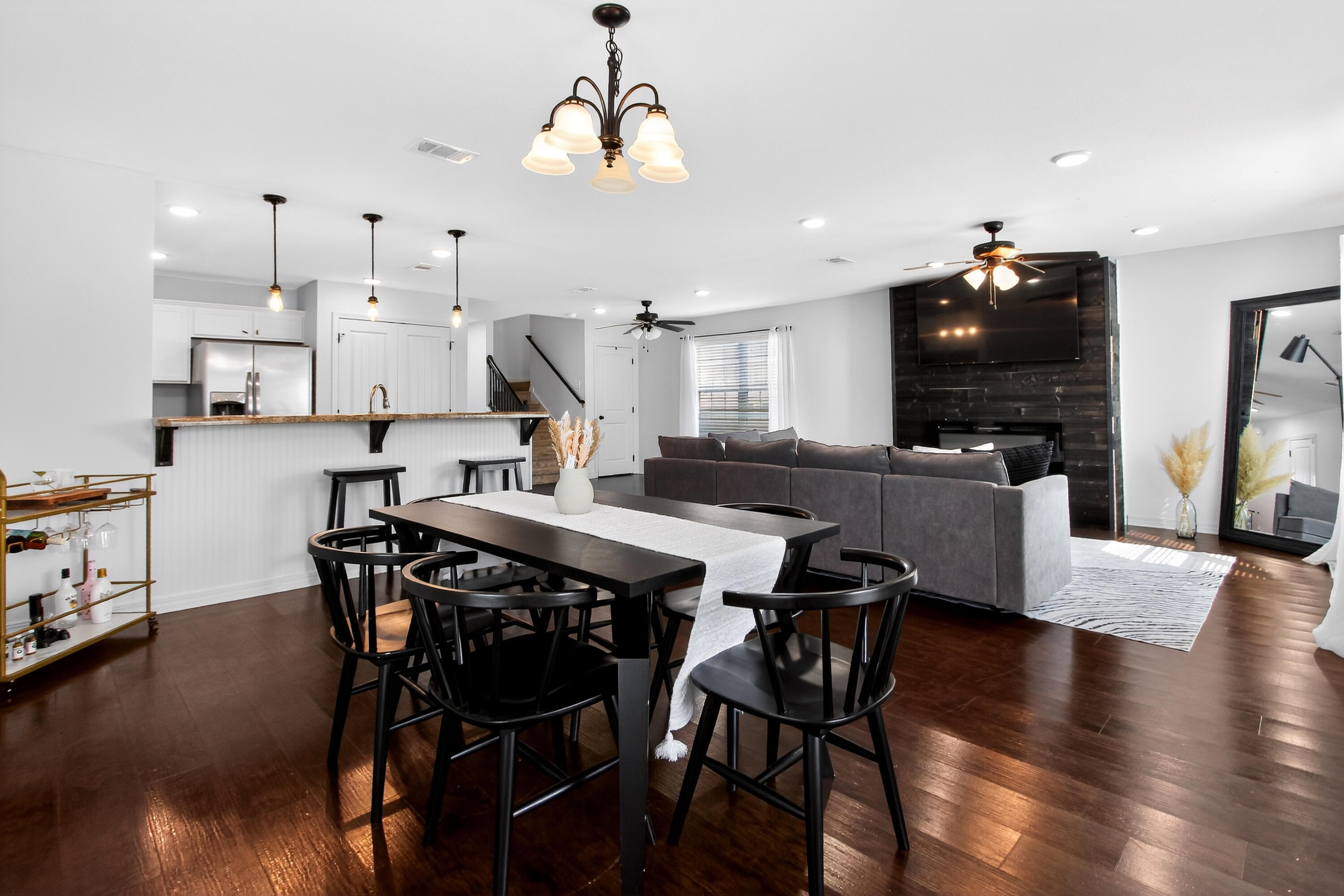 STILLWELL ESTATES - Residential Lease