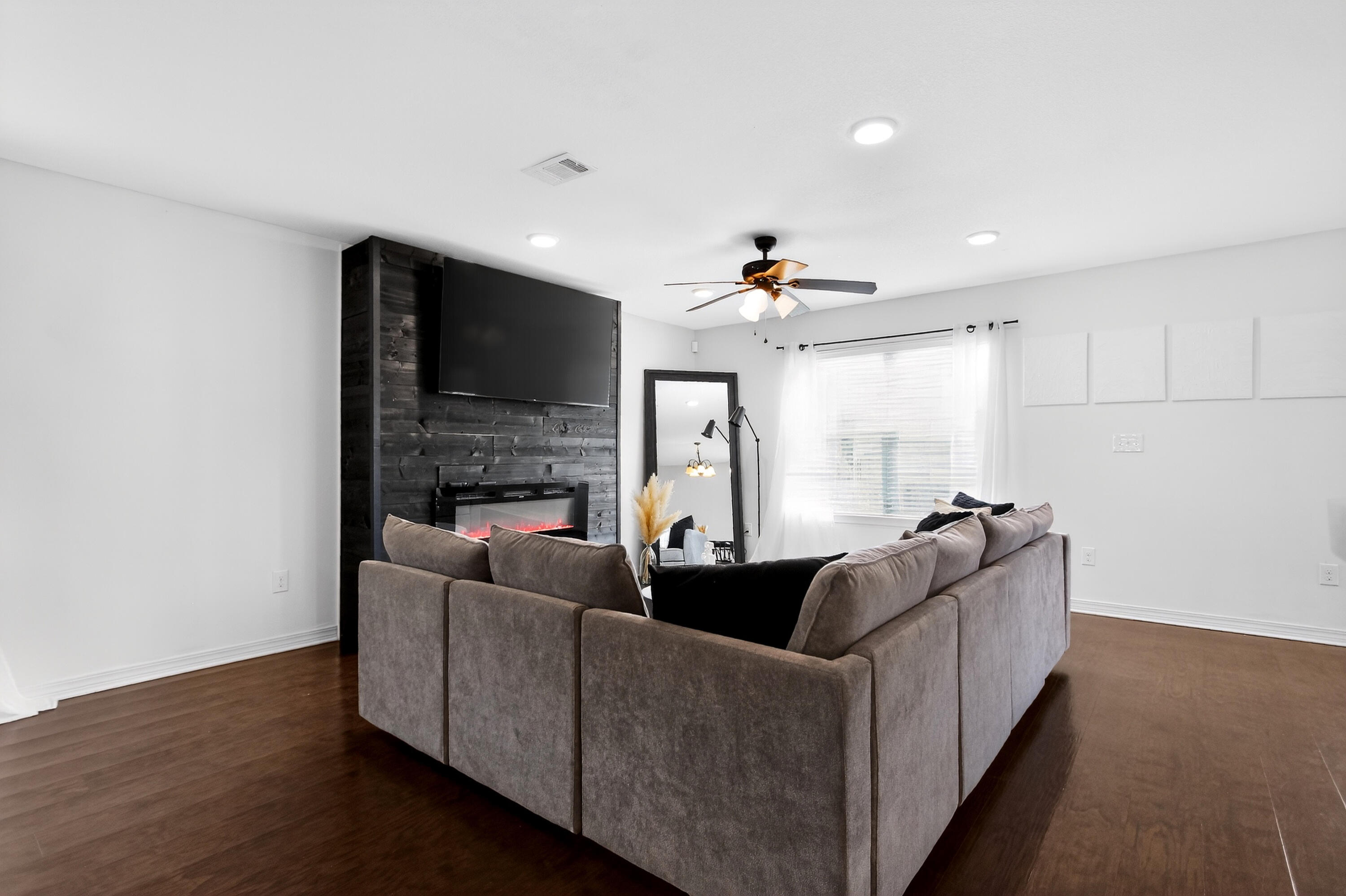 STILLWELL ESTATES - Residential Lease