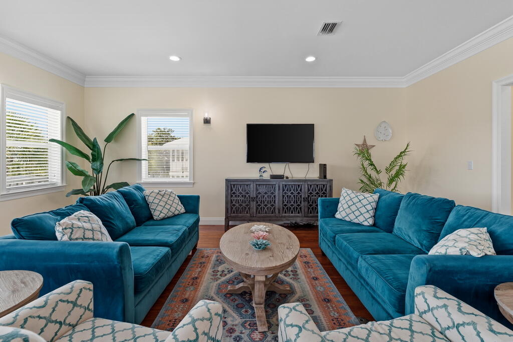 CRYSTAL BEACH - Residential