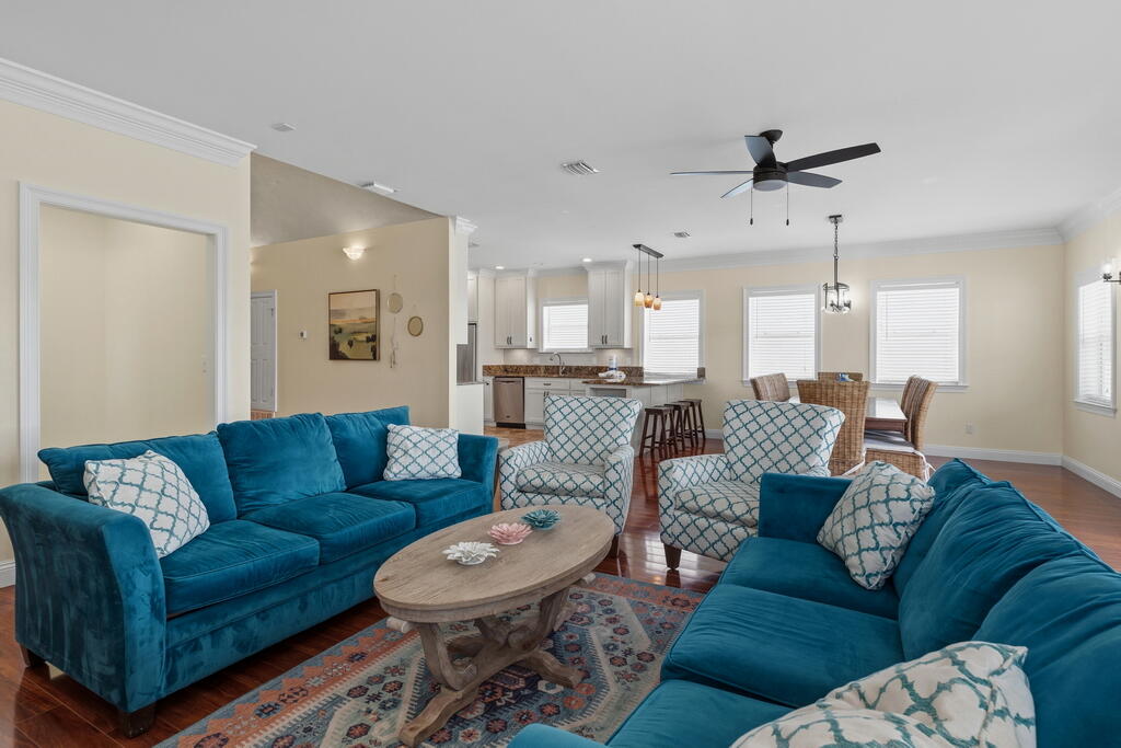 CRYSTAL BEACH - Residential