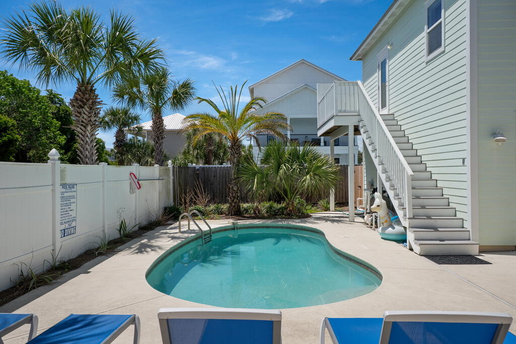 CRYSTAL BEACH - Residential