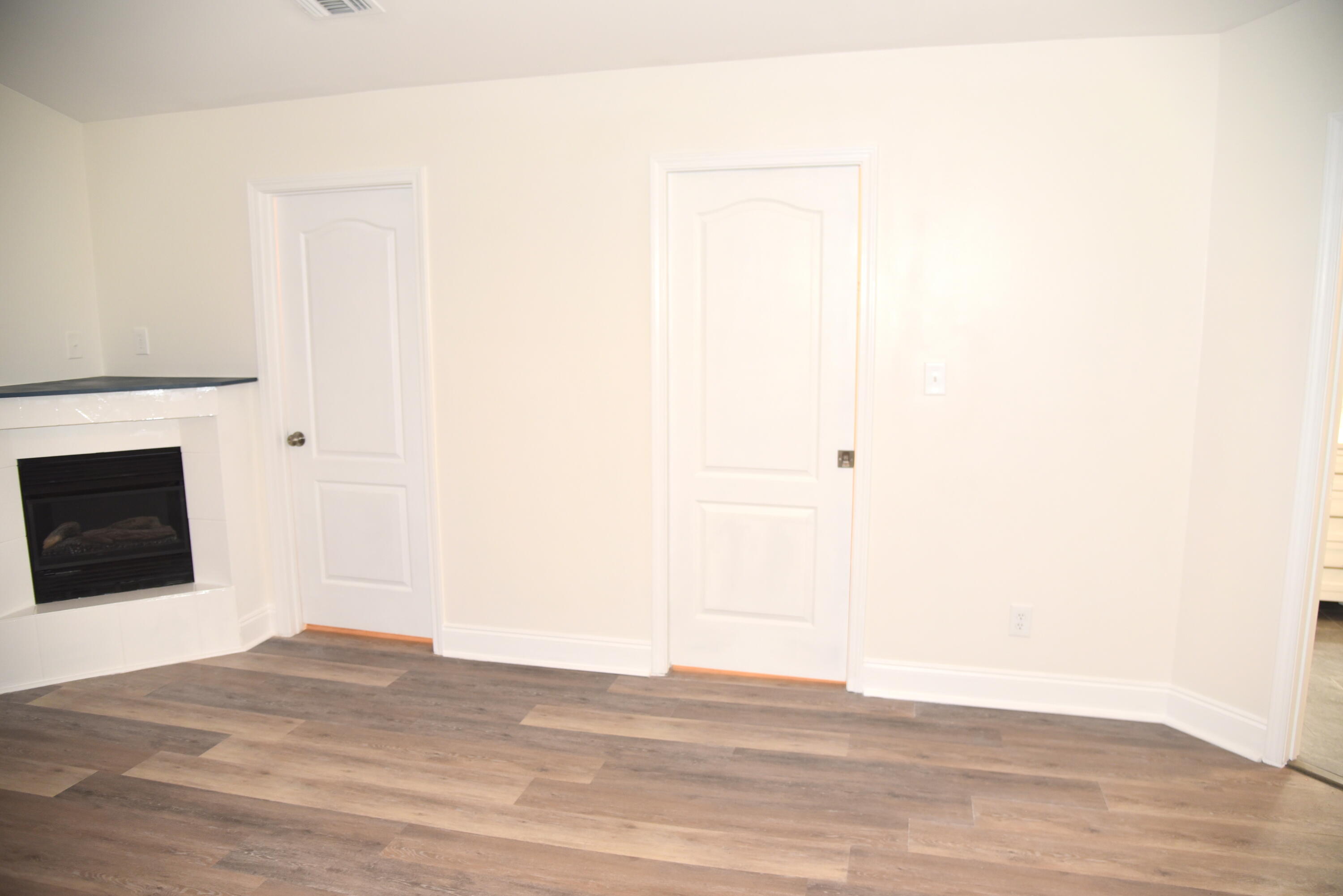 LEGION PARK LANDING - Residential