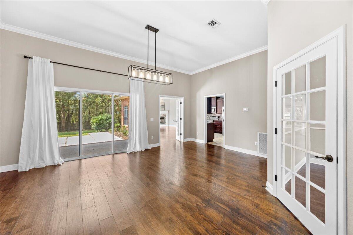 HARVELLS CROSSING - Residential