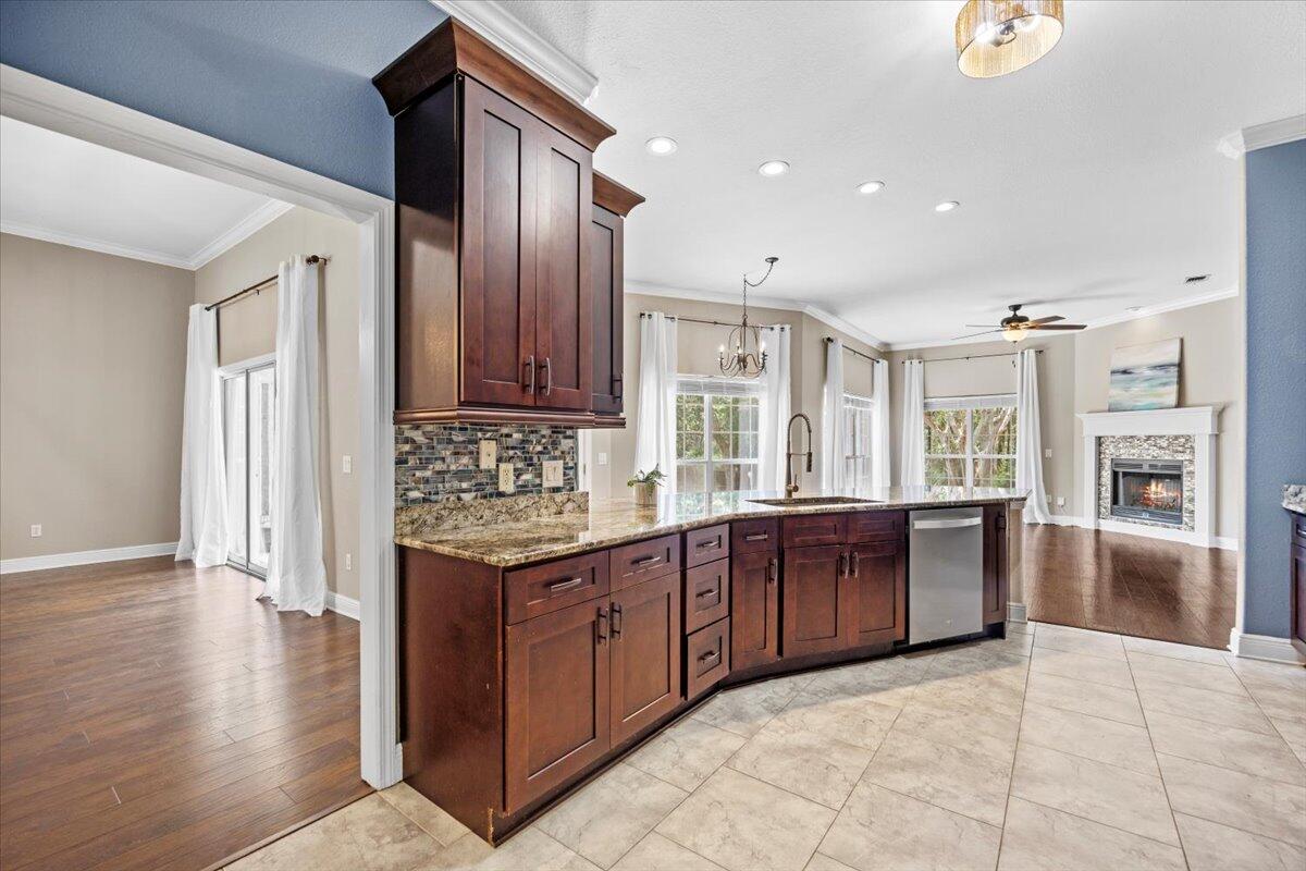 HARVELLS CROSSING - Residential