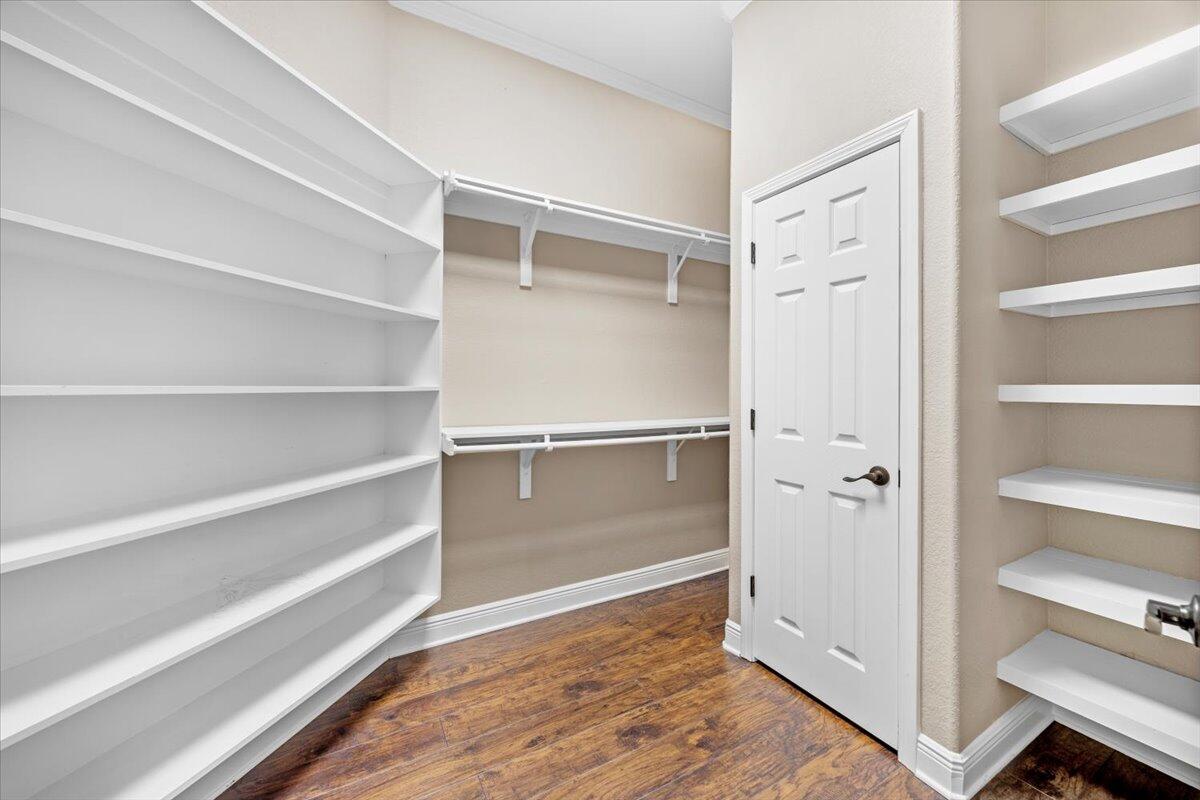 HARVELLS CROSSING - Residential