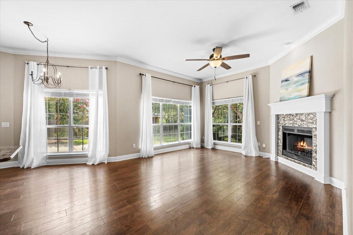 HARVELLS CROSSING - Residential