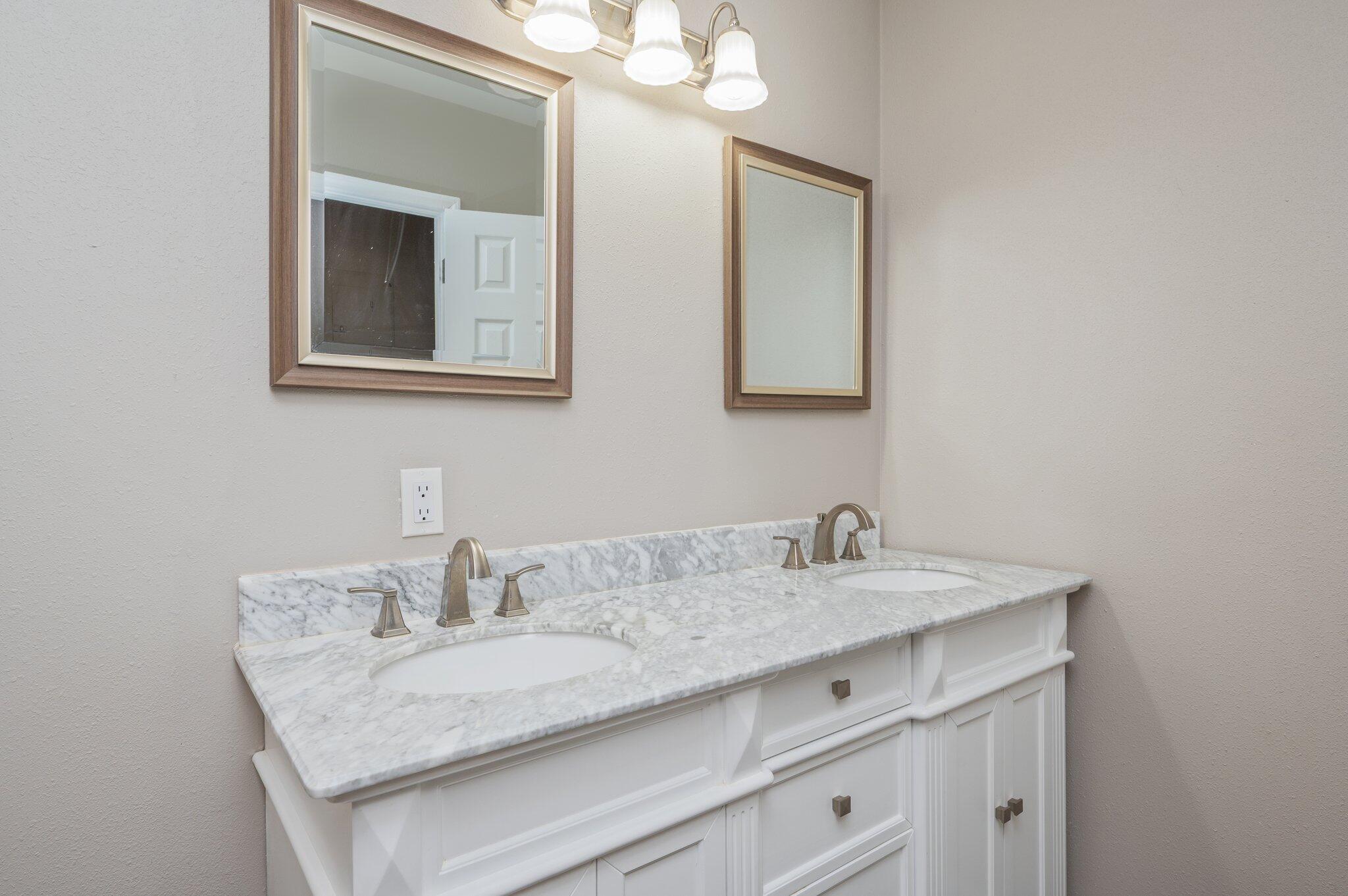 PALMETTO ESTATES UNREC - Residential Lease