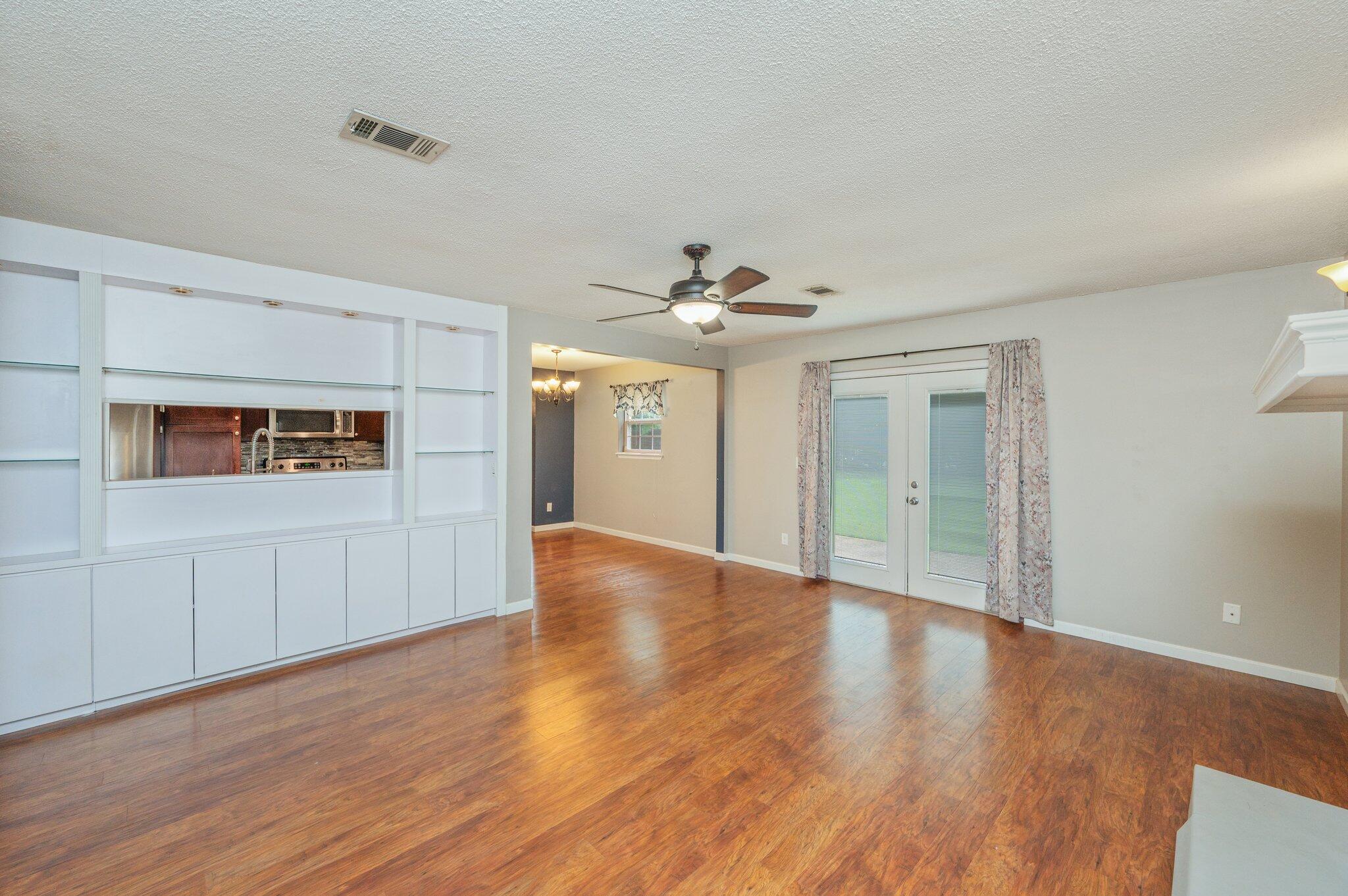 PALMETTO ESTATES UNREC - Residential Lease