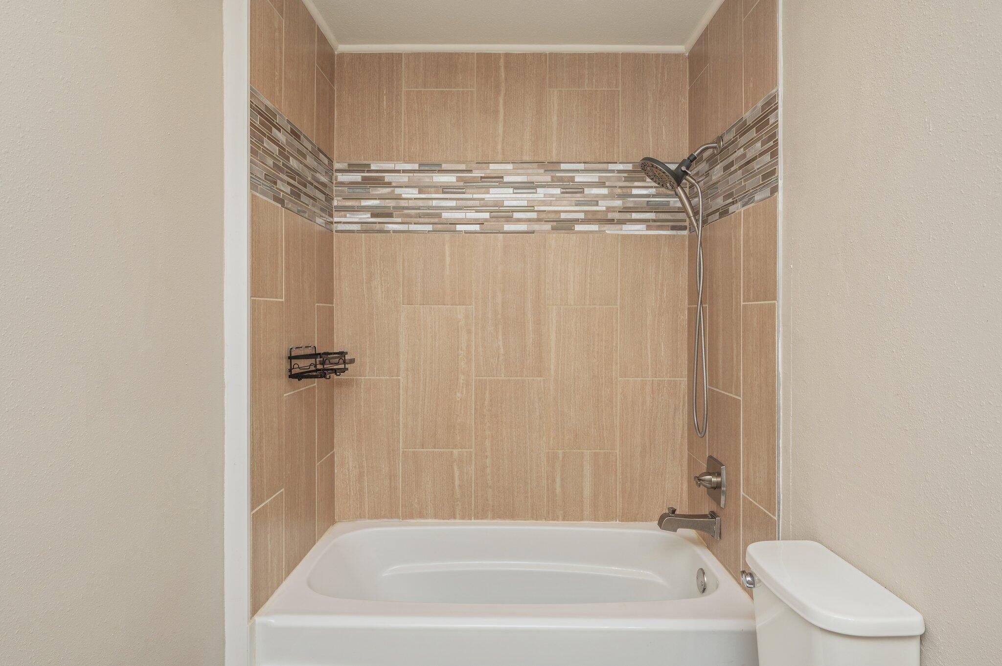 PALMETTO ESTATES UNREC - Residential Lease