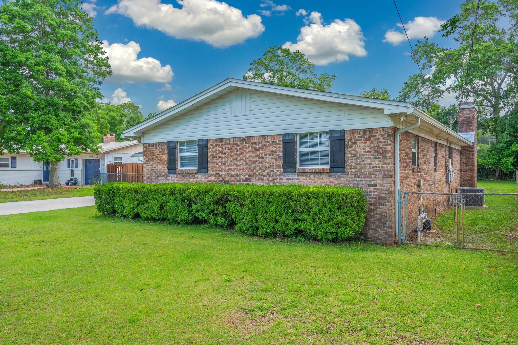 PALMETTO ESTATES UNREC - Residential Lease