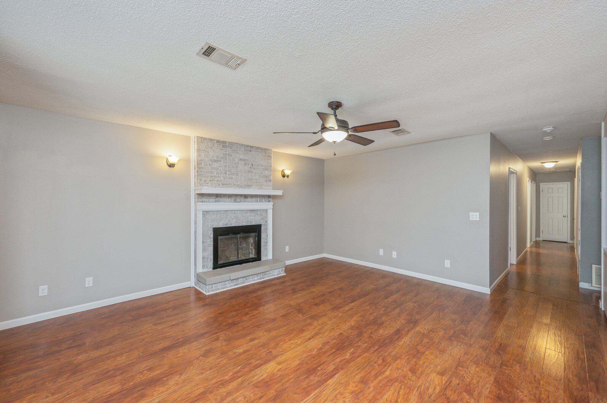 PALMETTO ESTATES UNREC - Residential Lease