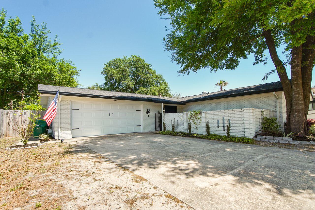 PALM,PINEWD,PARADISE (222211.00) - Residential