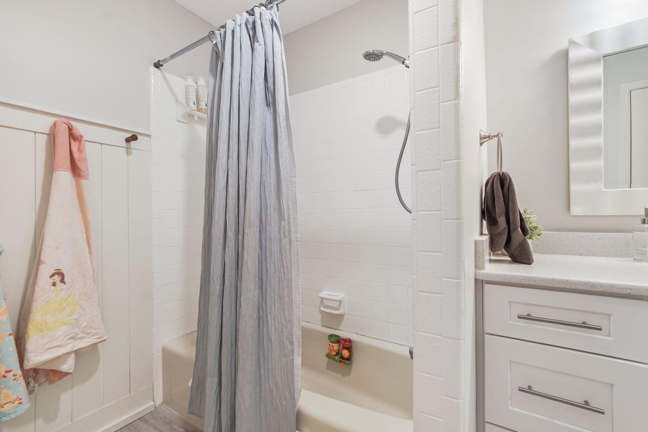 PALM,PINEWD,PARADISE (222211.00) - Residential