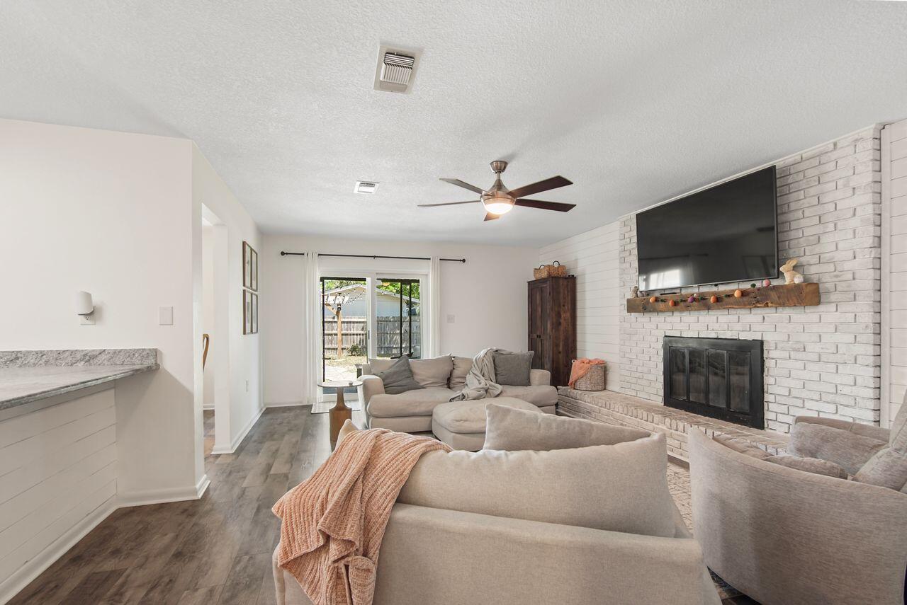 PALM,PINEWD,PARADISE (222211.00) - Residential