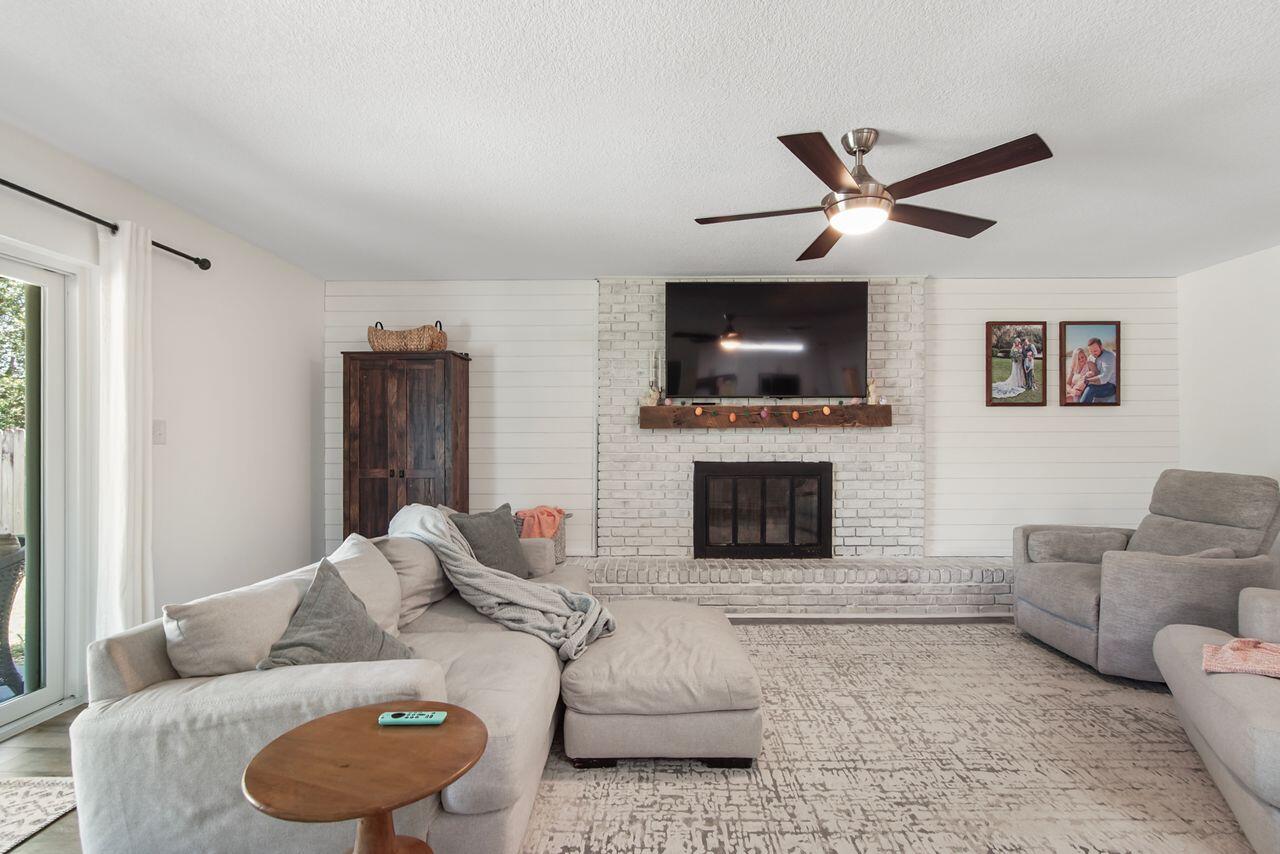 PALM,PINEWD,PARADISE (222211.00) - Residential