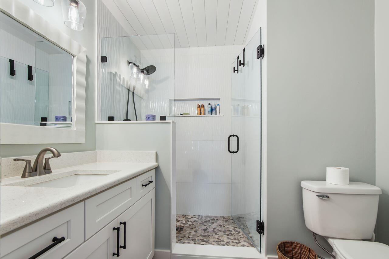 PALM,PINEWD,PARADISE (222211.00) - Residential