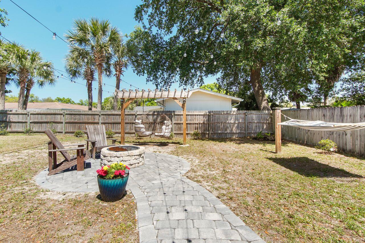 PALM,PINEWD,PARADISE (222211.00) - Residential