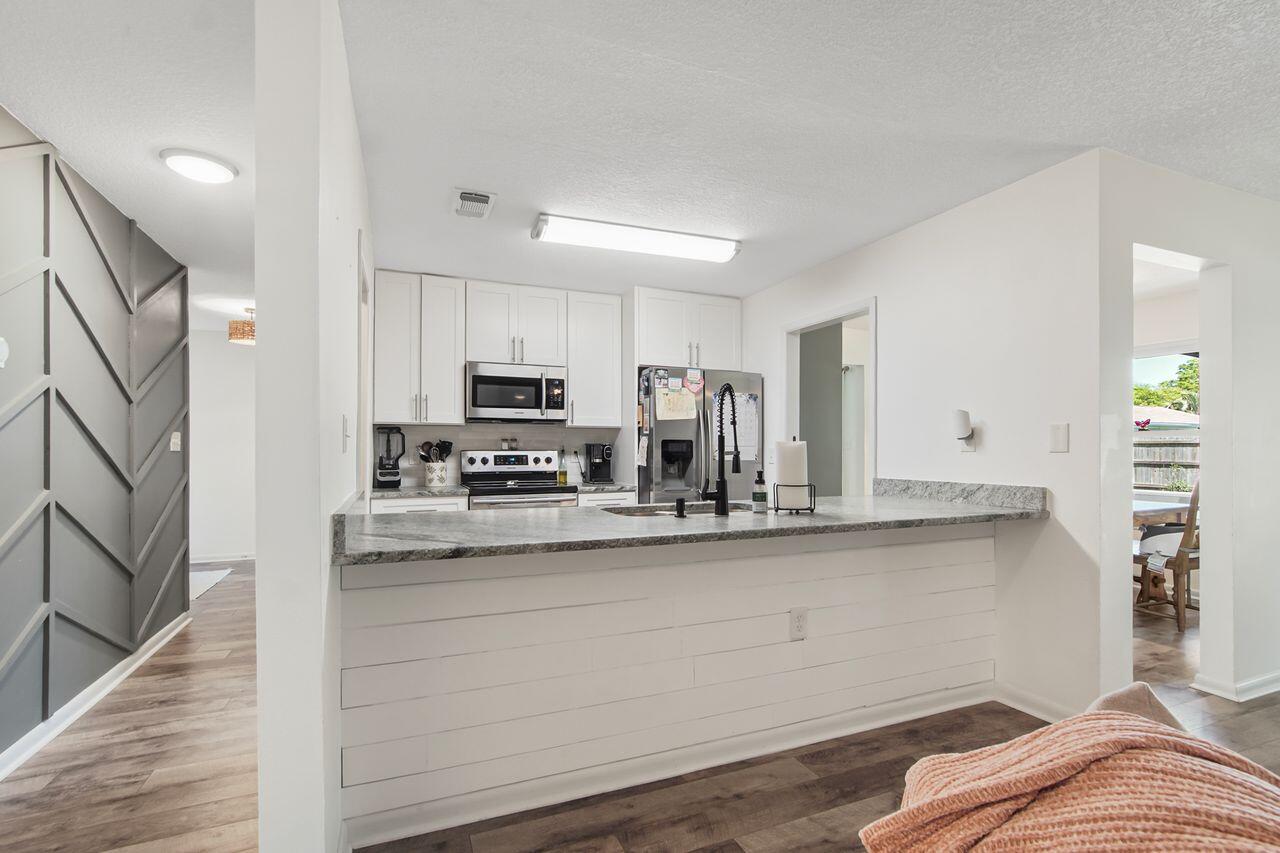 PALM,PINEWD,PARADISE (222211.00) - Residential