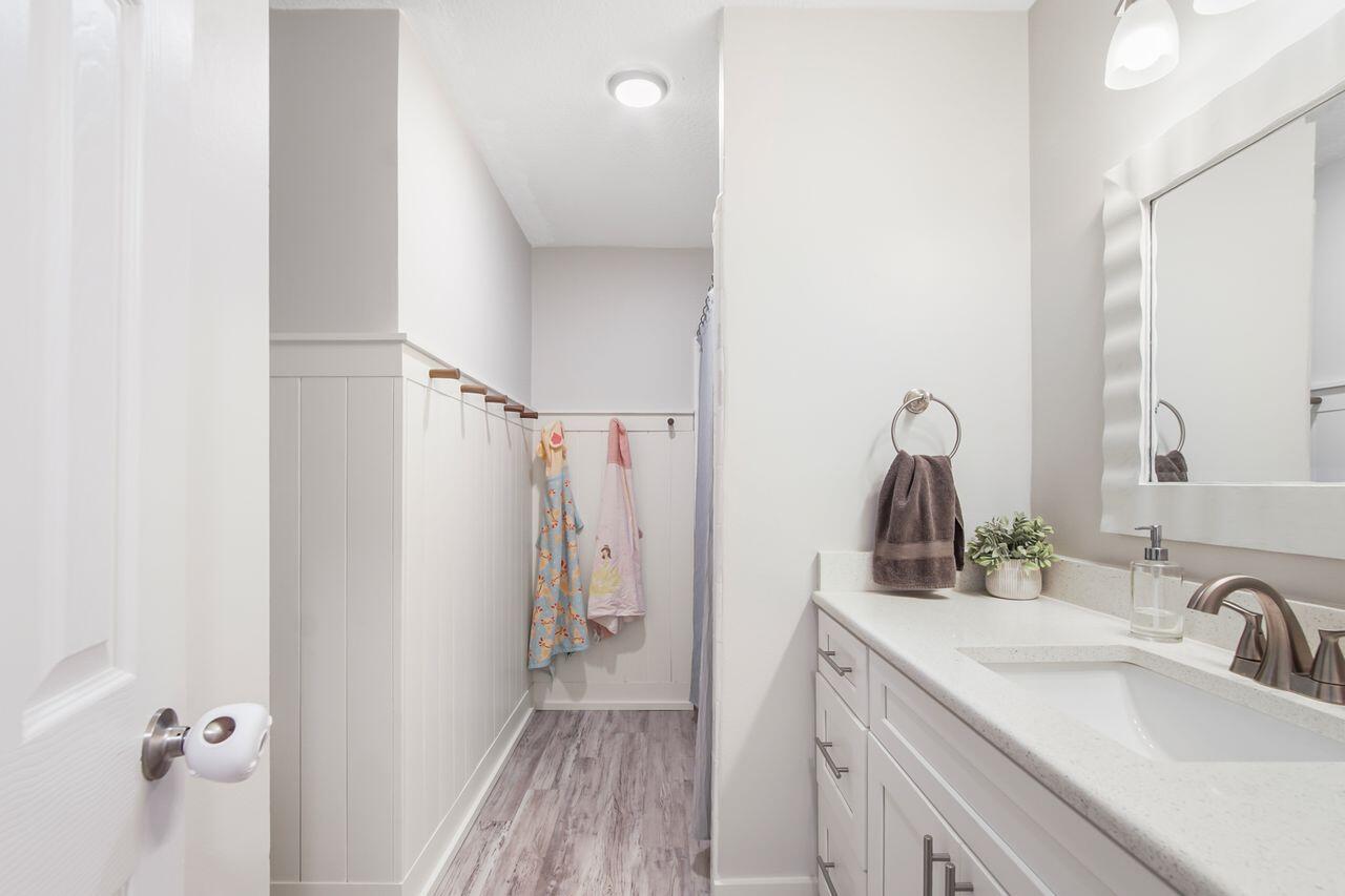 PALM,PINEWD,PARADISE (222211.00) - Residential