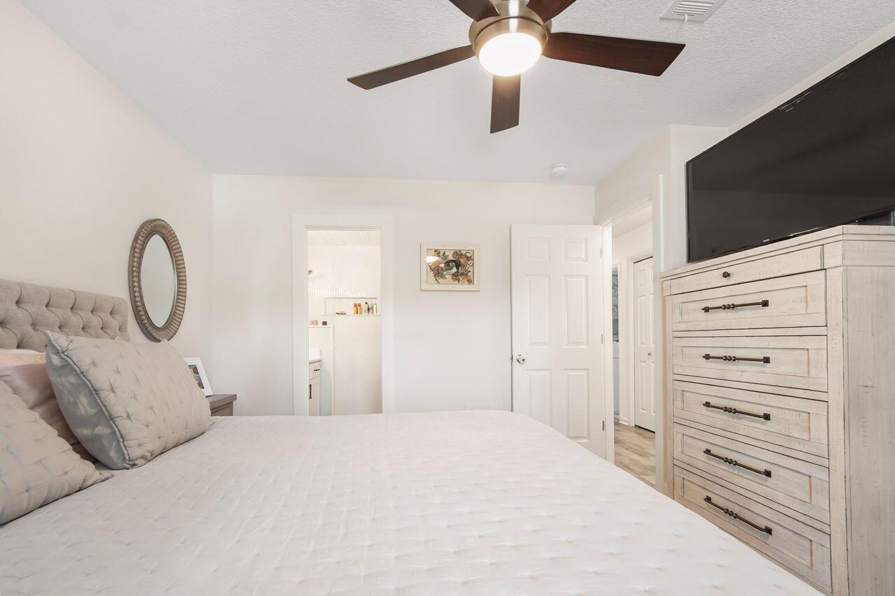 PALM,PINEWD,PARADISE (222211.00) - Residential