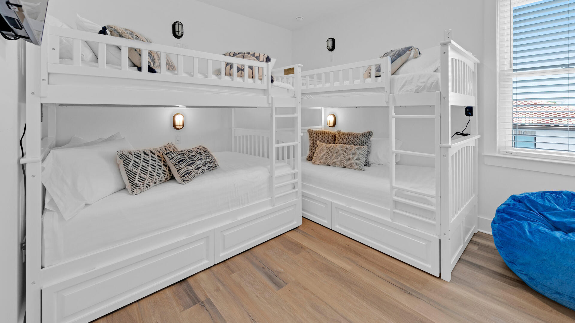 SURF SONG ESTATES - Residential