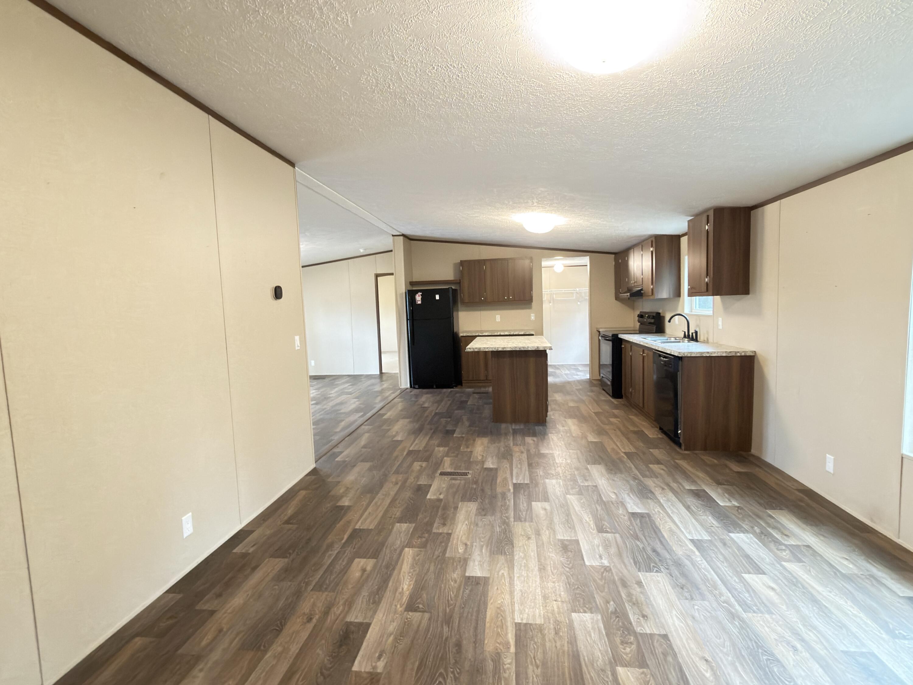 OAKWOOD HILLS UNIT 3 - Residential