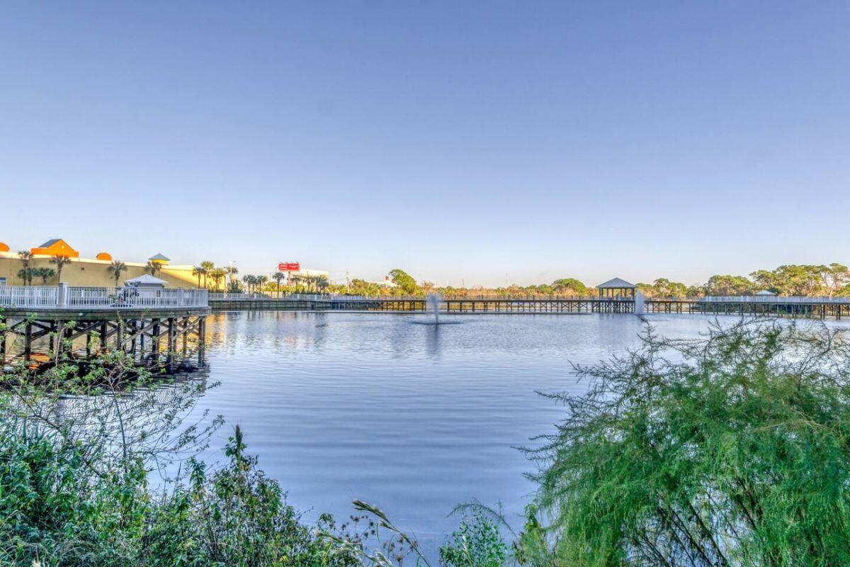 Laketown Wharf - Residential