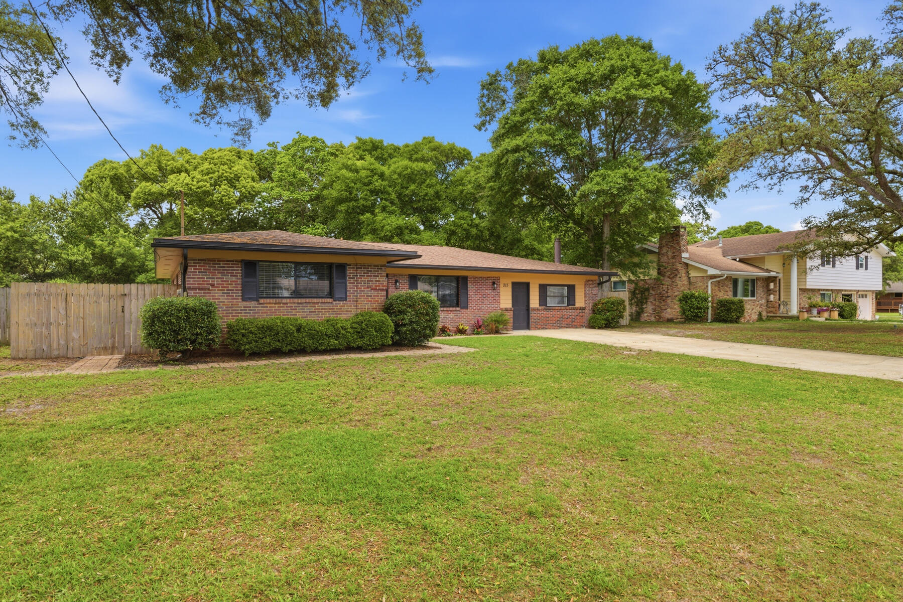 BAYOU WOODS 1ST ADDN - Residential