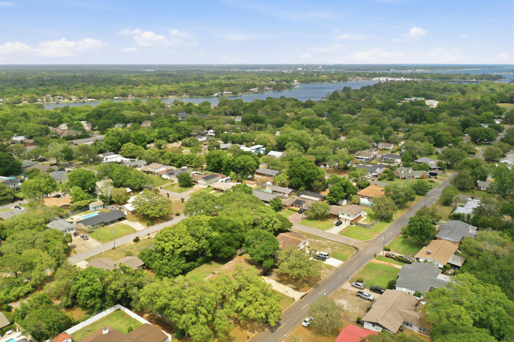 BAYOU WOODS 1ST ADDN - Residential