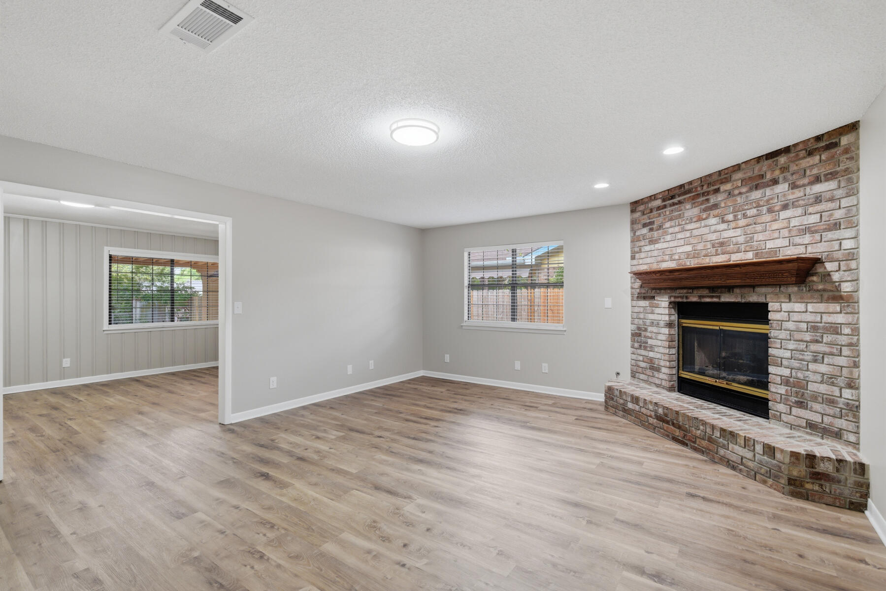 BAYOU WOODS 1ST ADDN - Residential