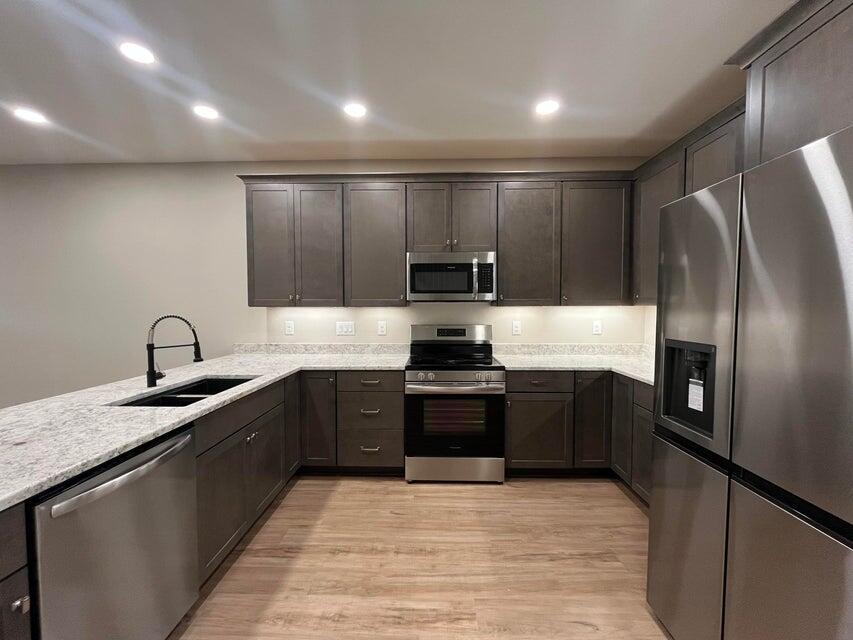 HIDDEN BAY VILLAGE - Residential Lease