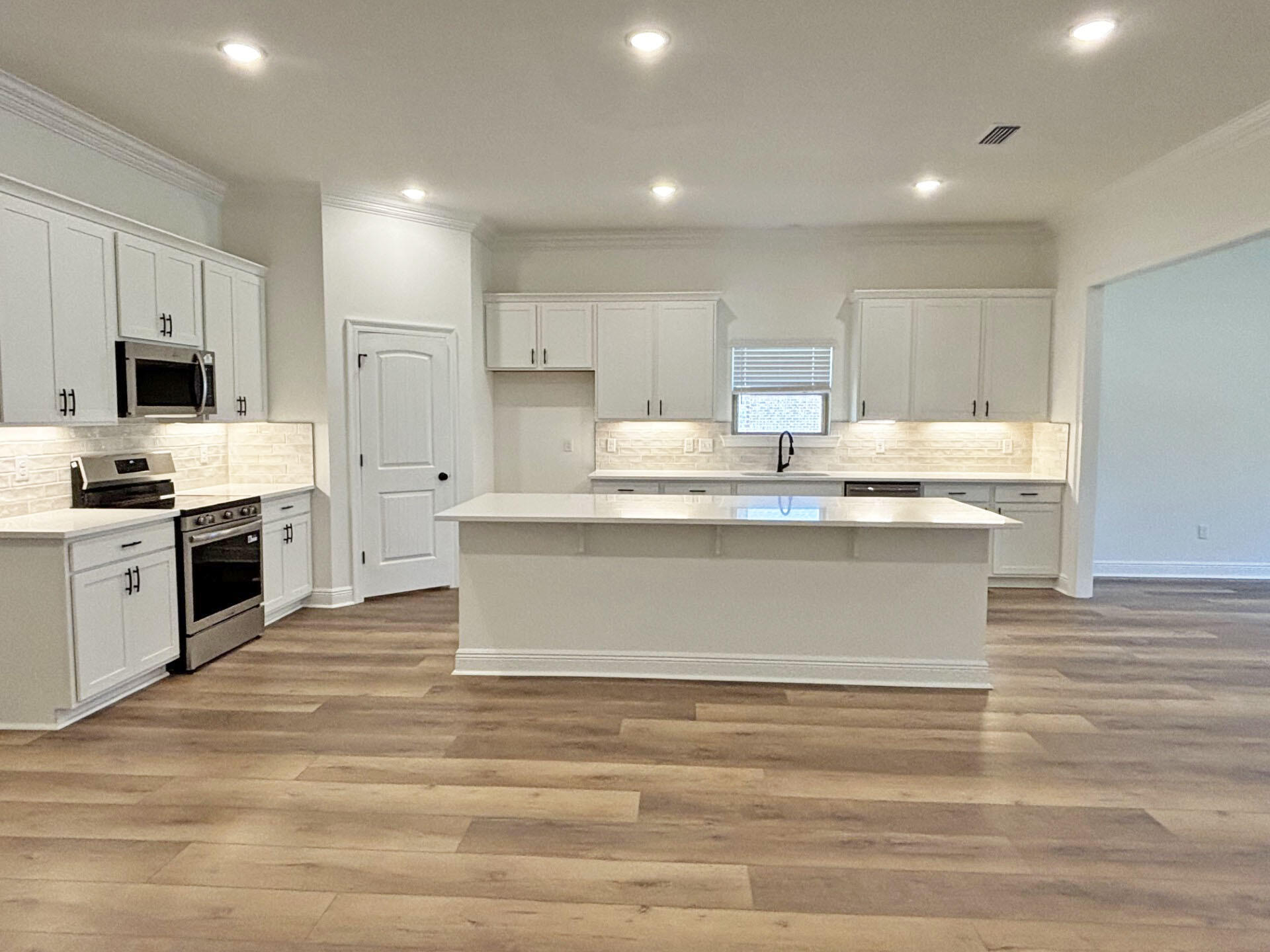 YOUNG OAKS - Residential