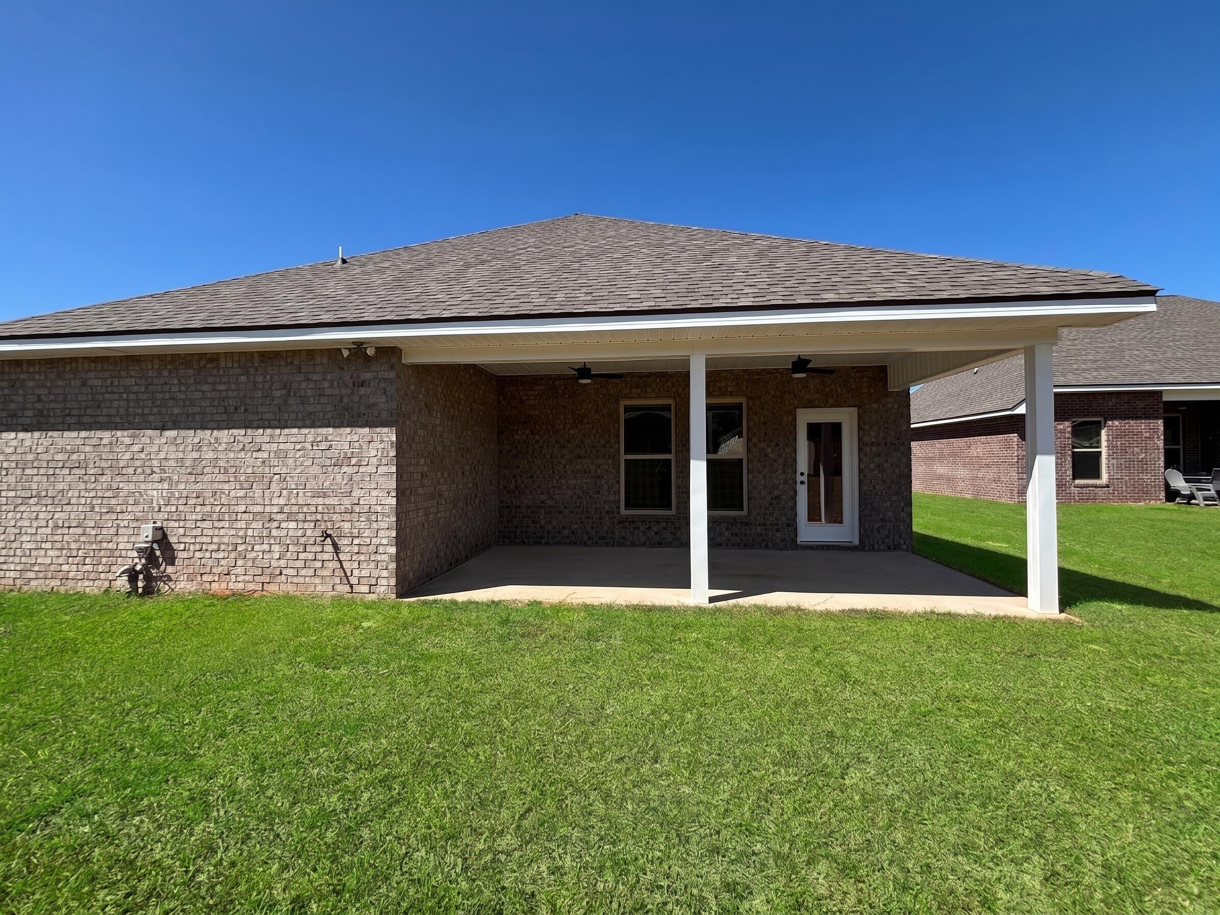 YOUNG OAKS - Residential