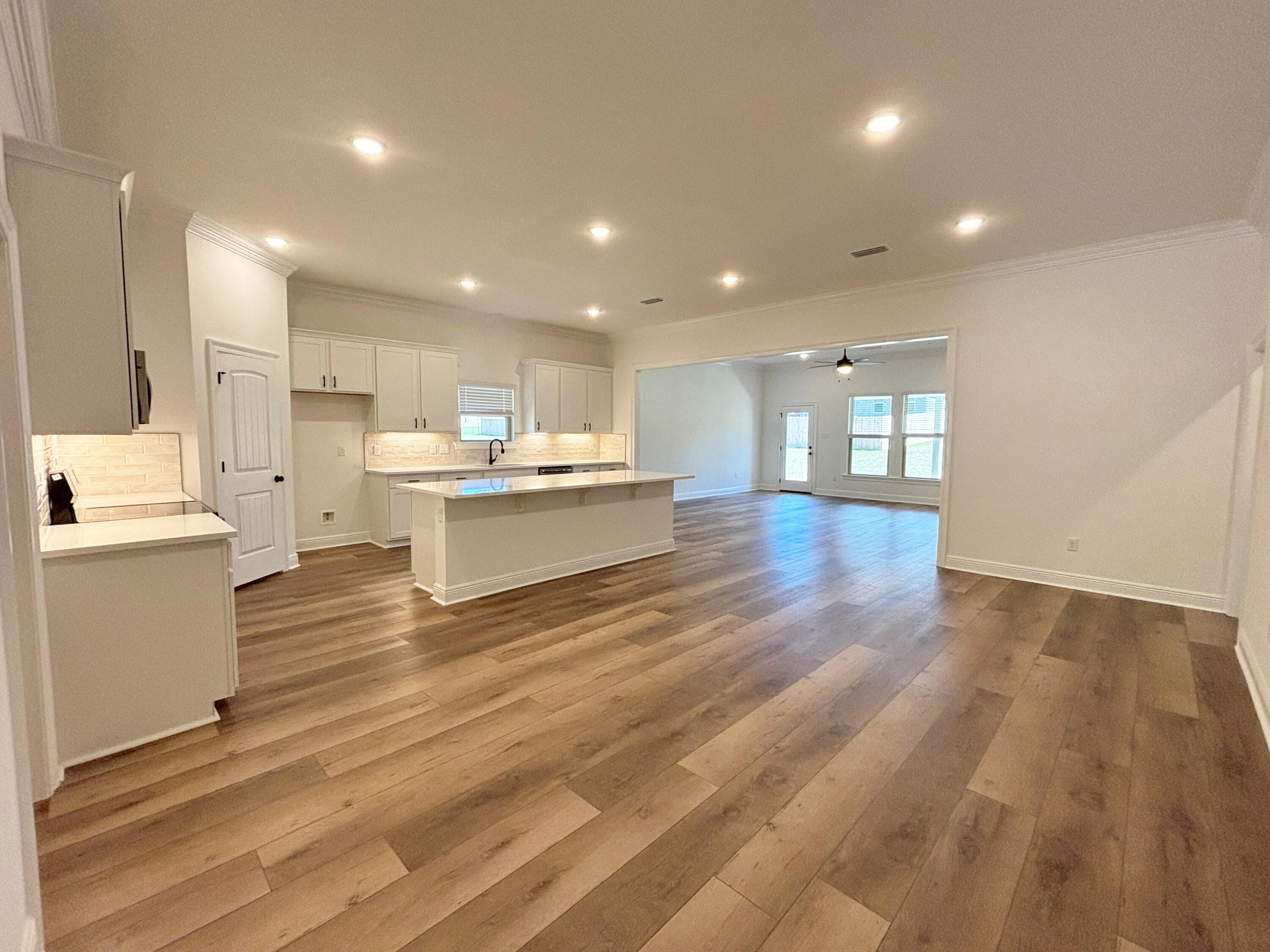 YOUNG OAKS - Residential