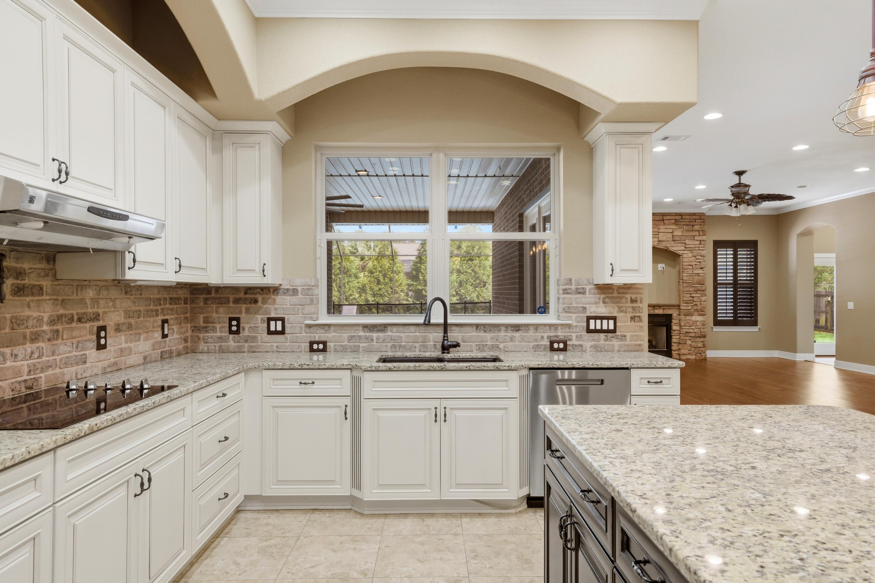 HOLLEY BY THE SEA - Residential