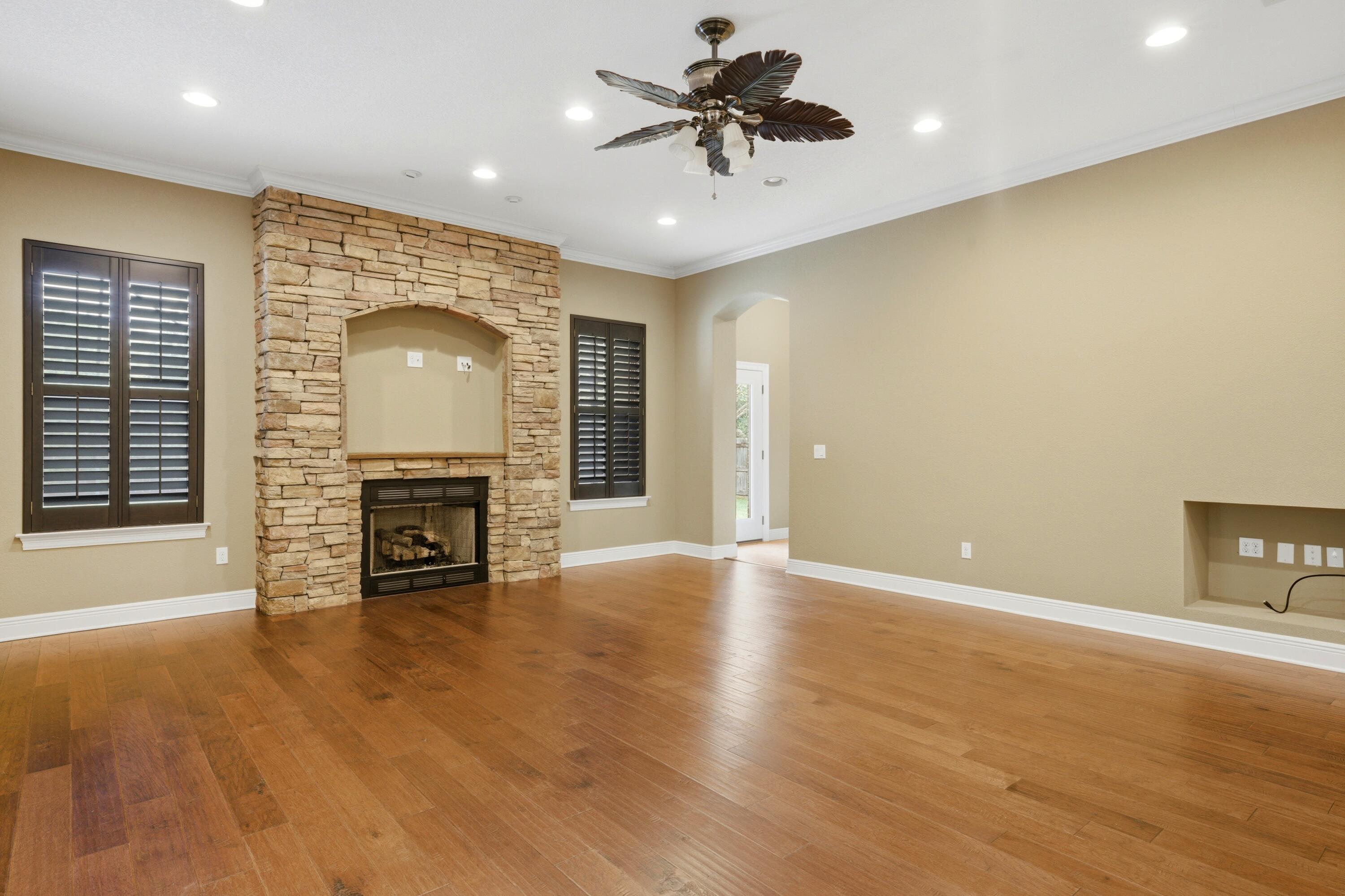 HOLLEY BY THE SEA - Residential