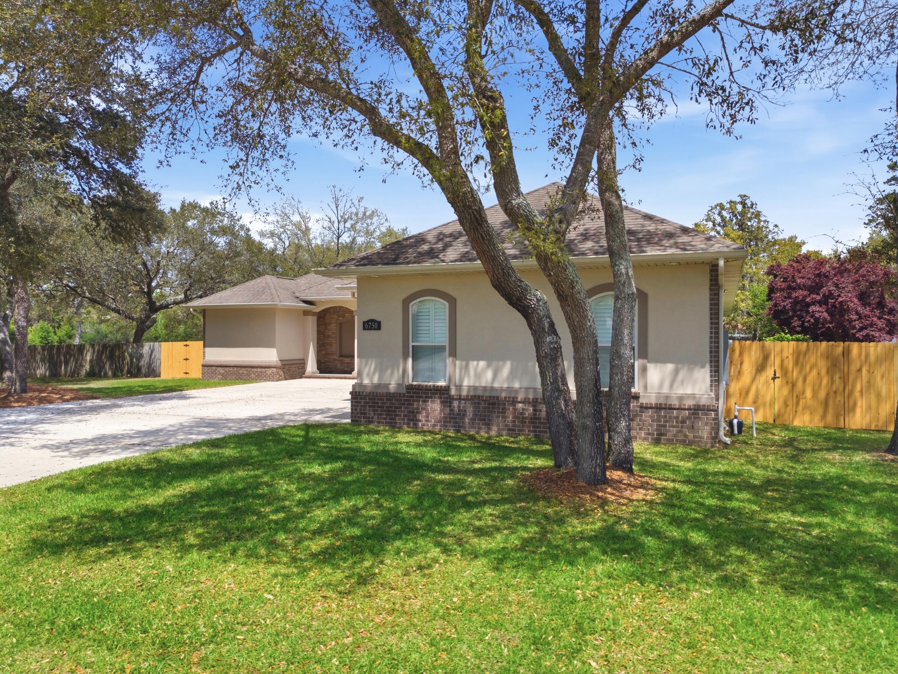 HOLLEY BY THE SEA - Residential