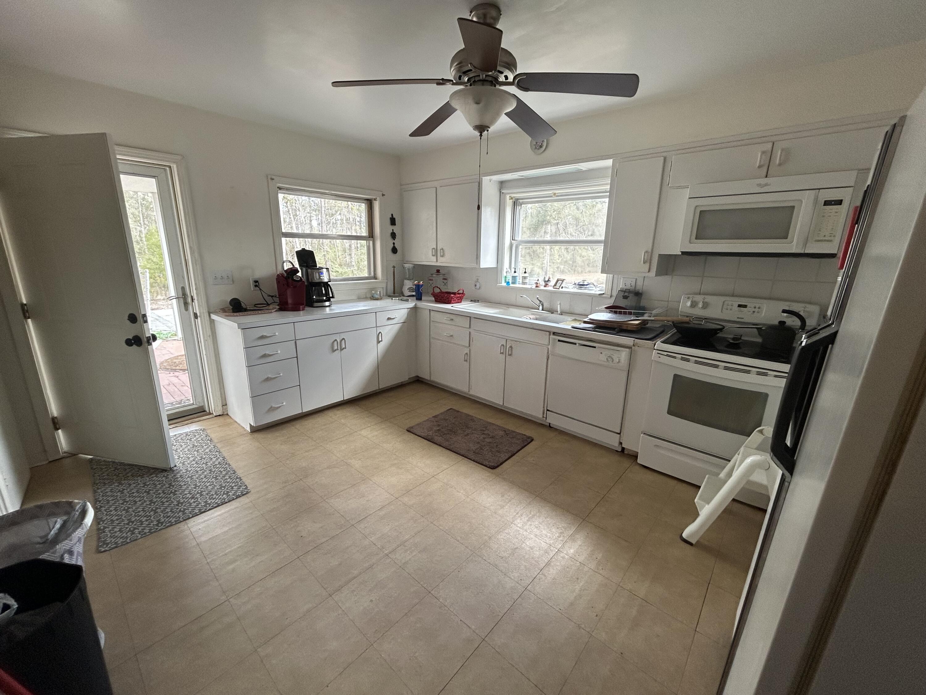 METES & BOUNDS - Residential Lease