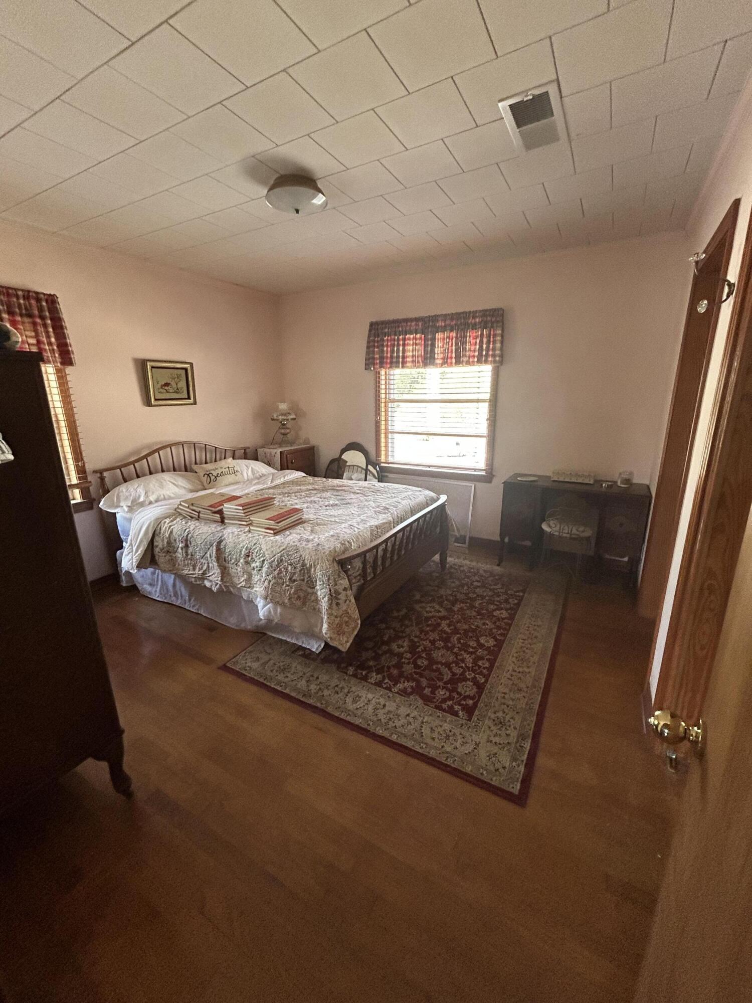 METES & BOUNDS - Residential Lease