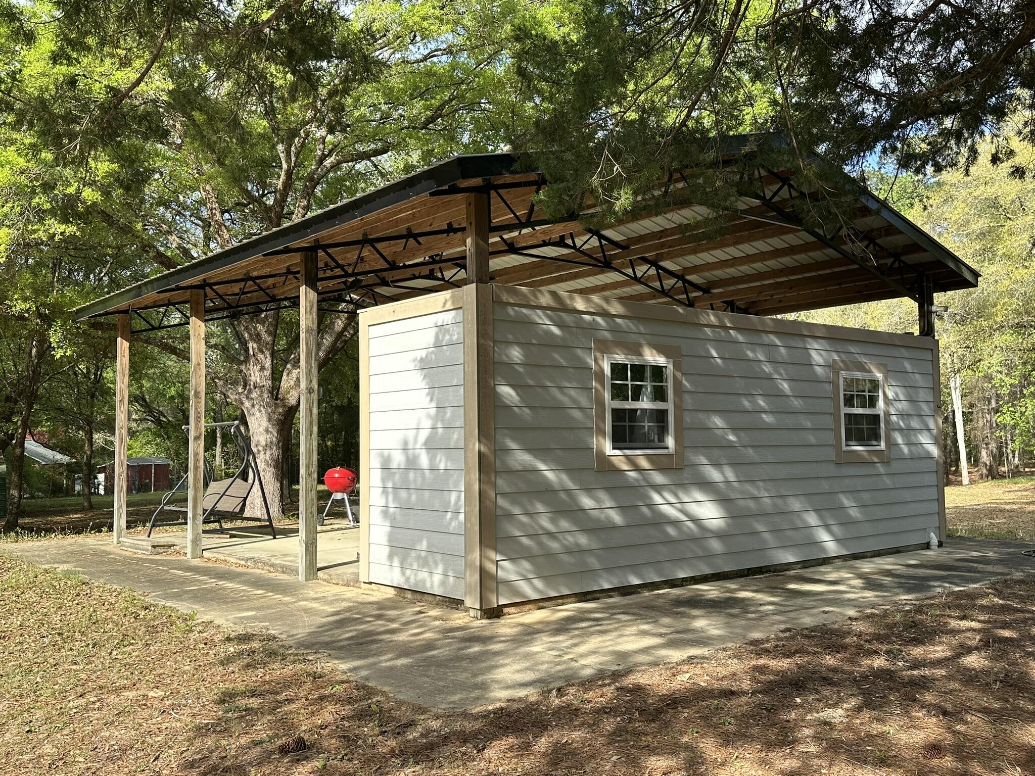 METES & BOUNDS - Land