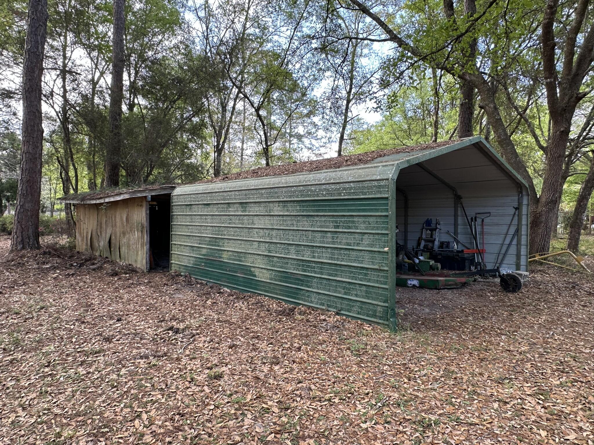 METES & BOUNDS - Land