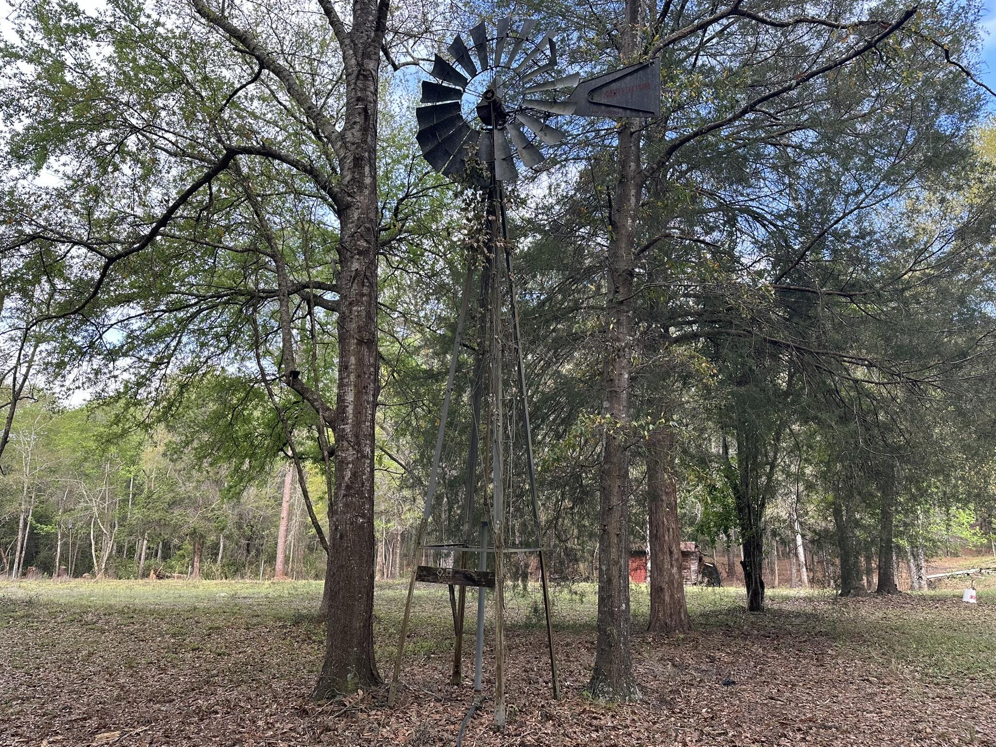 METES & BOUNDS - Land